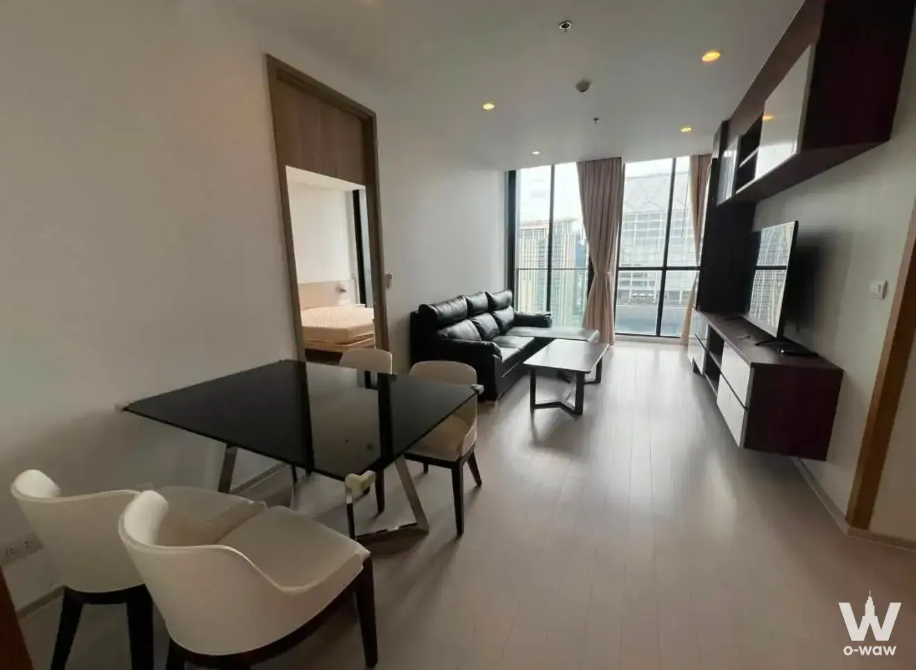 Condo with 2 bedrooms for rent at Noble Ploenchit — photo 4 of 5