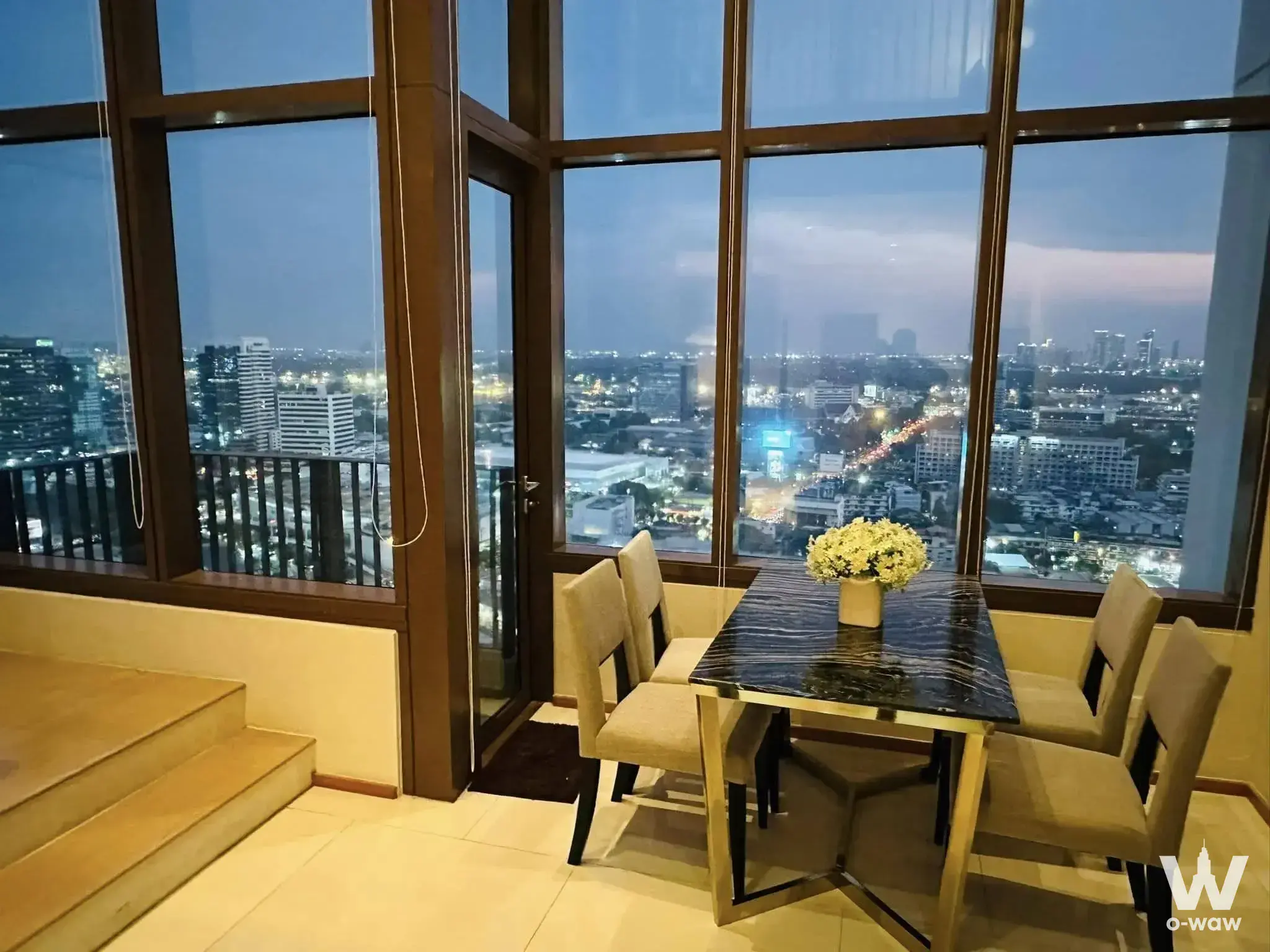 Condo with 1 bedroom for rent at The Emporio Place — photo 2 of 5