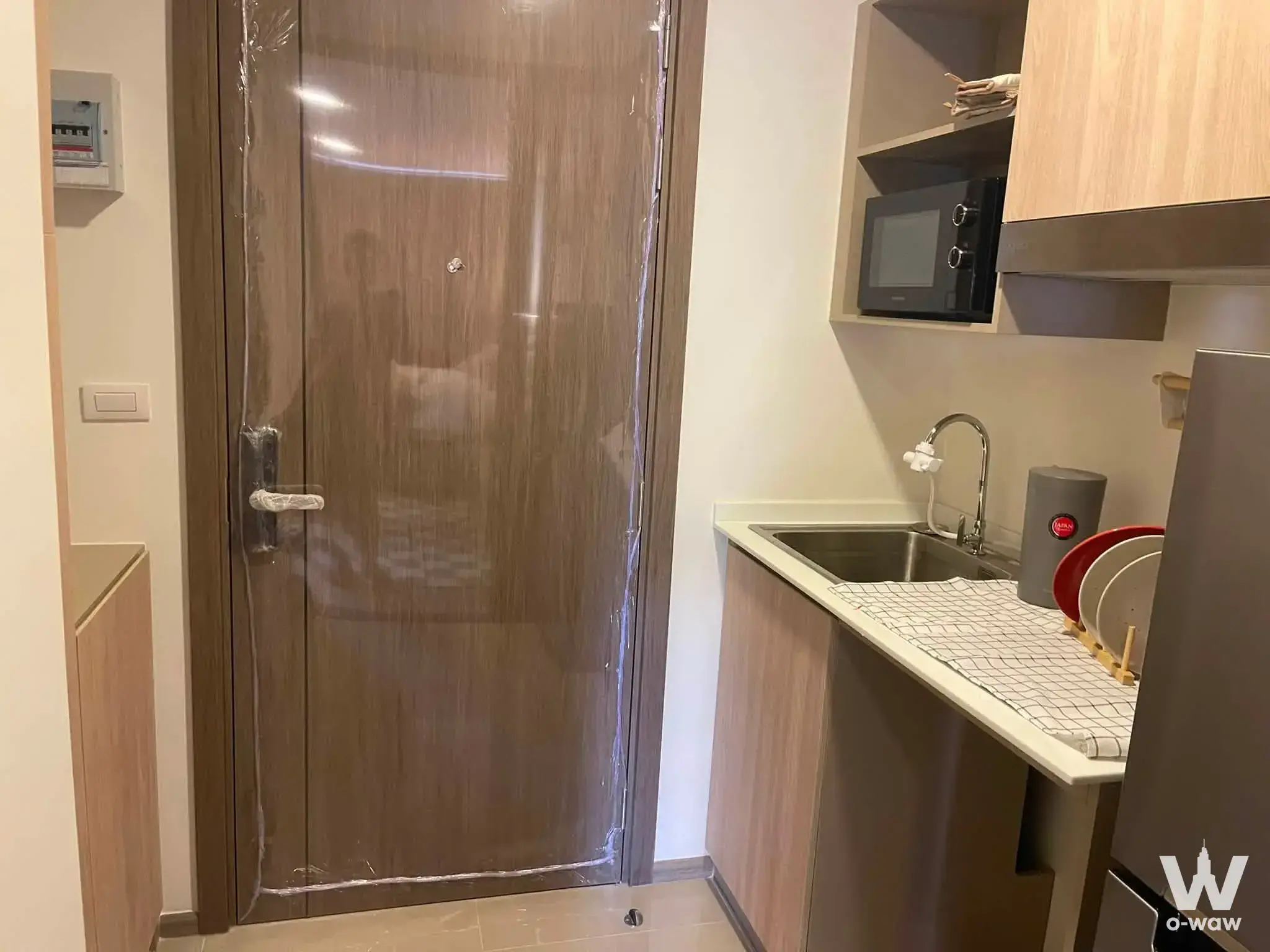 Condo with 1 bedroom for rent at The Muve Pradipat — photo 1 of 5