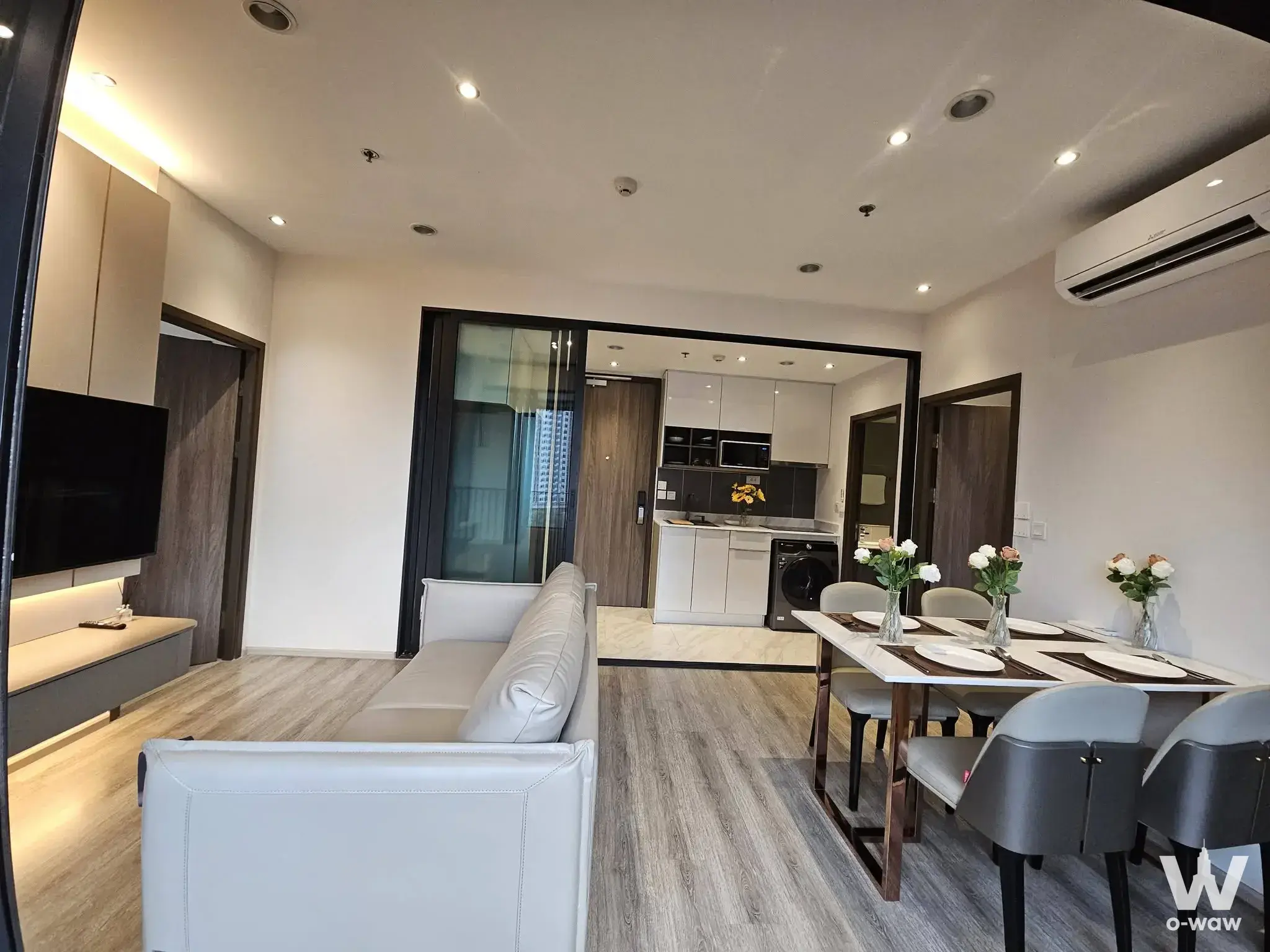 Condo with 2 bedrooms for rent at Ideo Mobi Asoke — photo 1 of 4