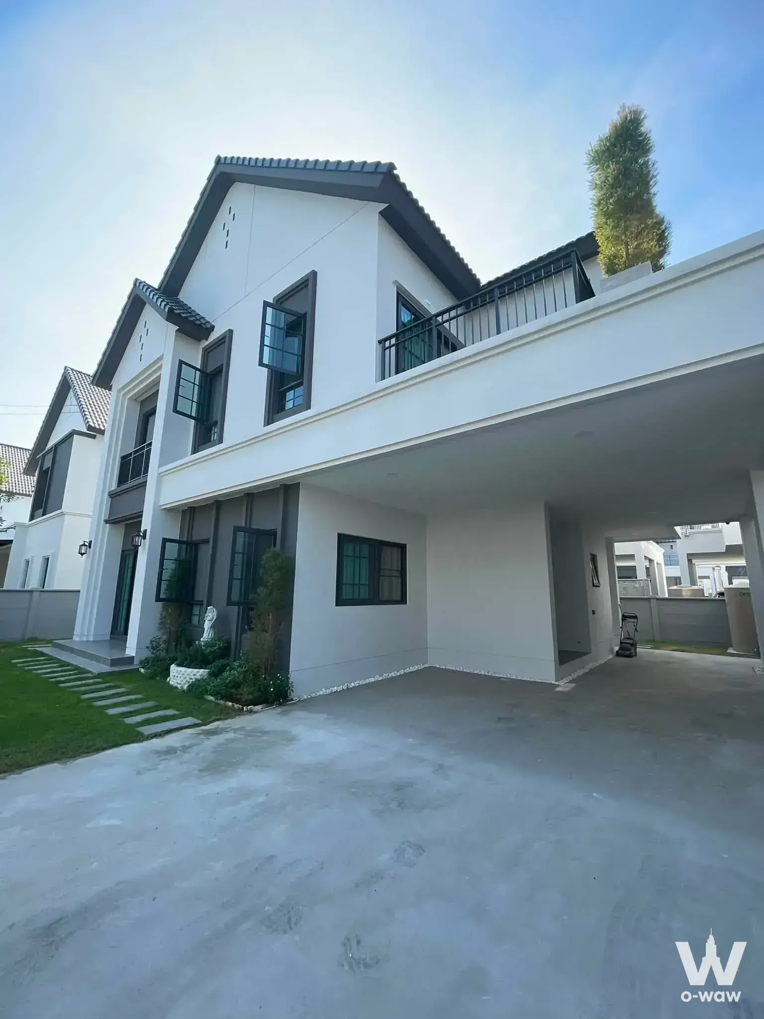 House with 4 bedrooms for rent at Centro Bangna — photo 1 of 5