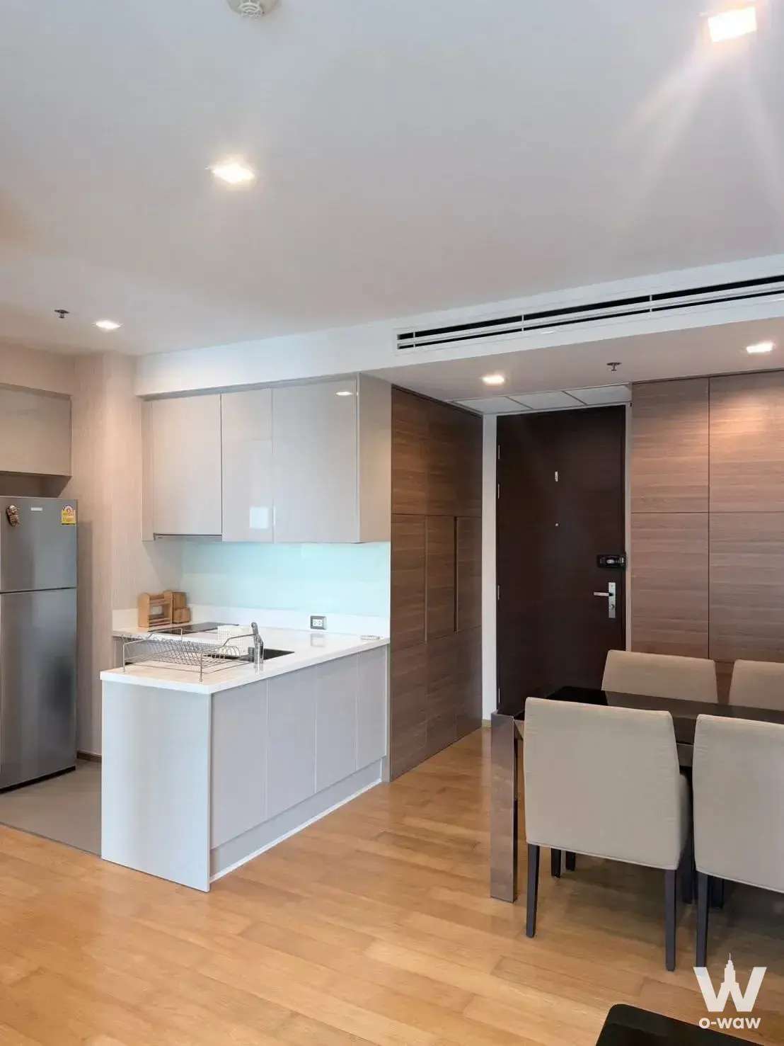 Condo with 2 bedrooms for rent at The Address Asoke — photo 2 of 4