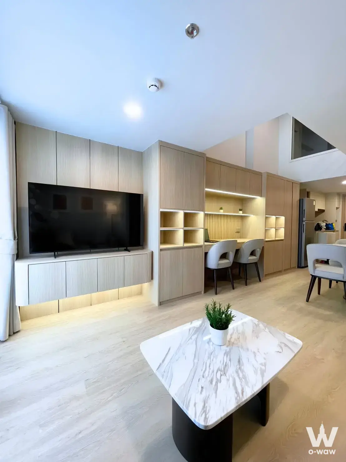 350 meters from Sam Yan MRT Station