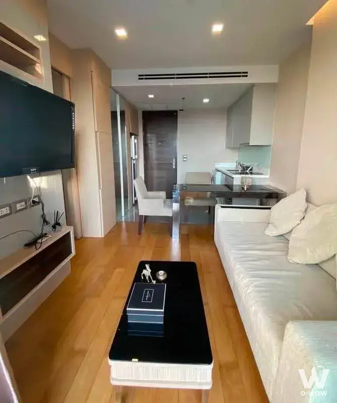 Condo with 1 bedroom for rent at The Address Asoke — photo 1 of 5