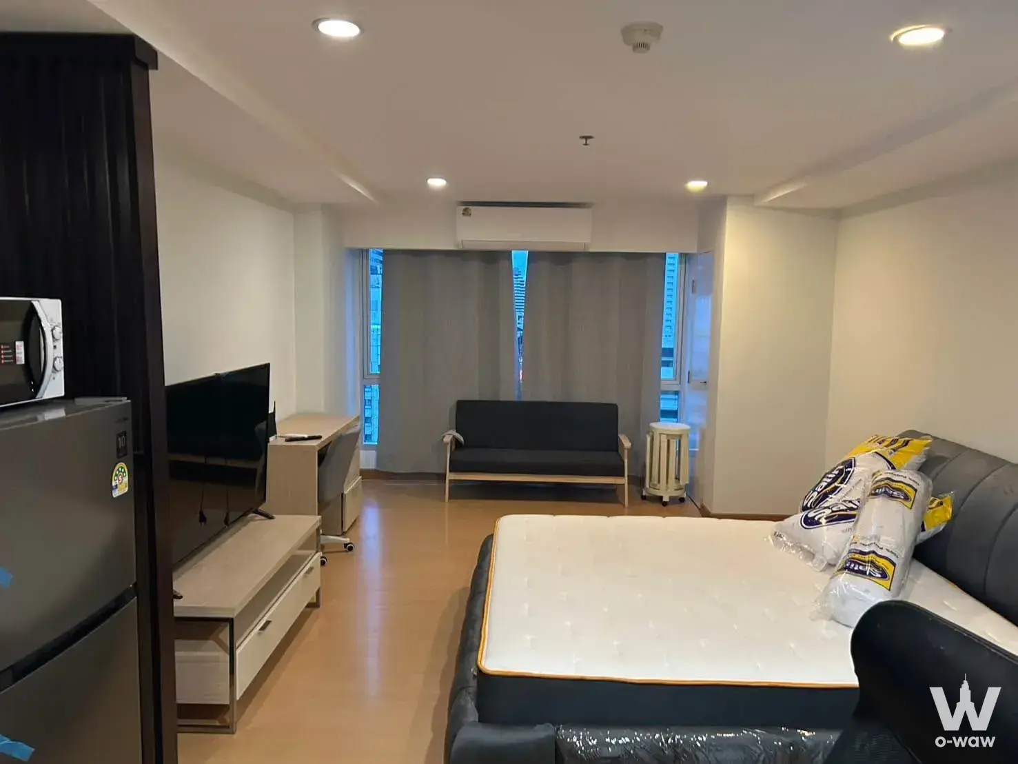 Condo with 1 bedroom for rent at The Trendy Condominium — photo 2 of 4