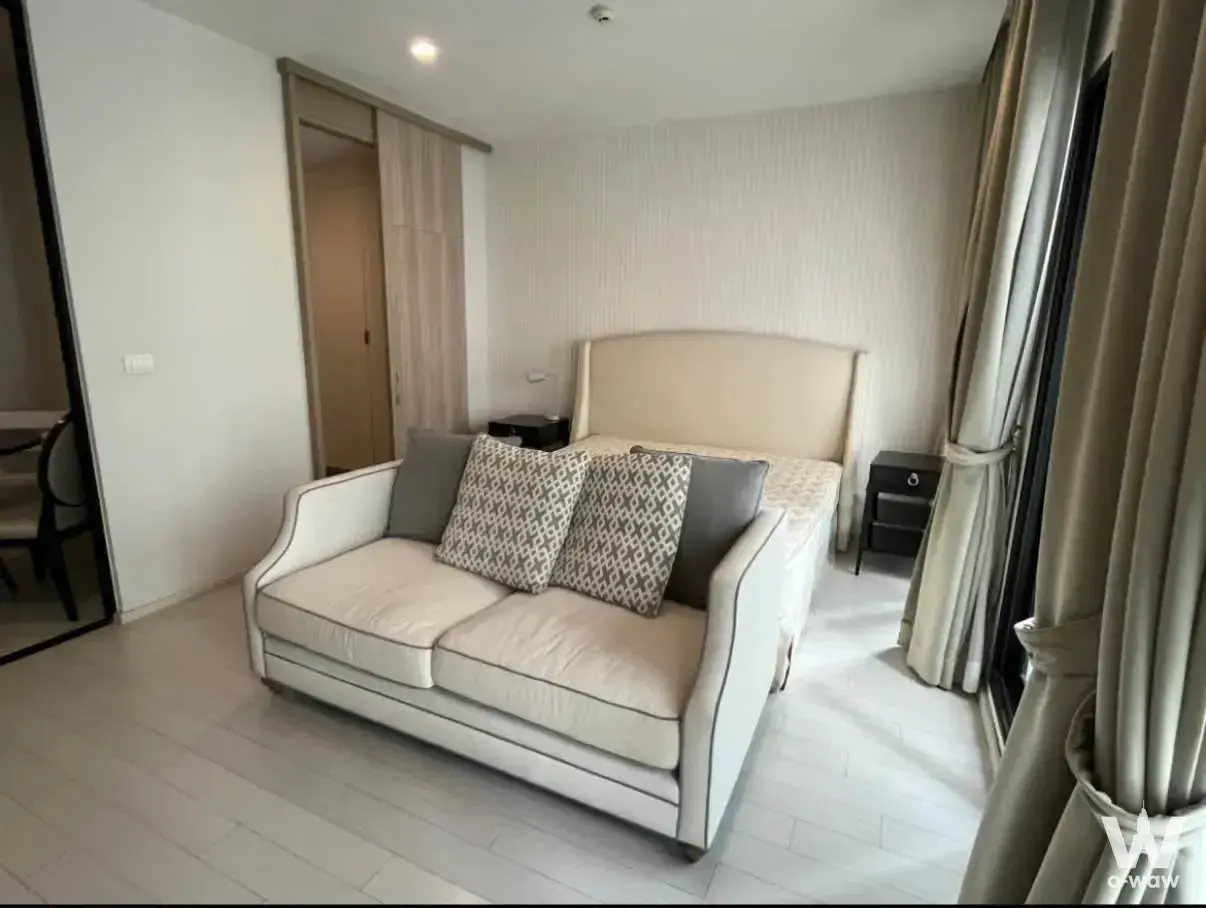 Condo with 1 bedroom for rent at Noble Ploenchit — photo 1 of 5