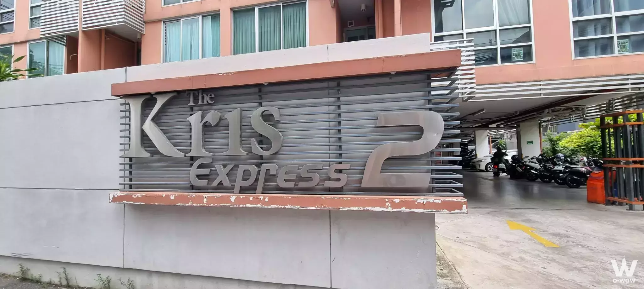 28 Soi Ratchadaphisek 19, Ratchadaphisek Subdistrict, Din Daeng District, Bangkok 10400
