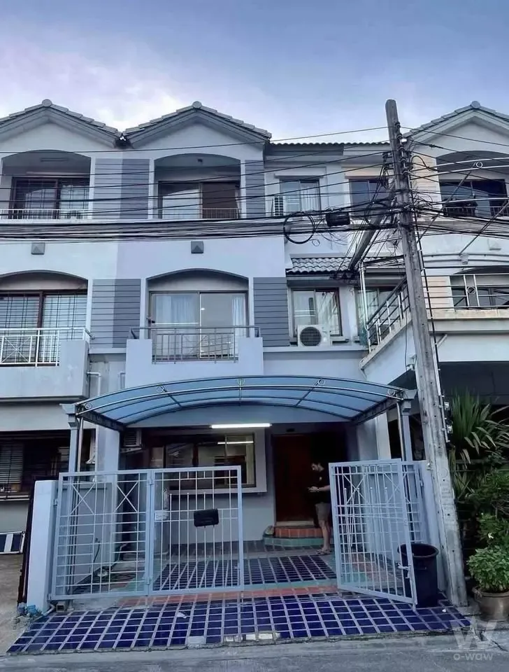 Soi Rama 9 43, near The Nine Shopping Center, Rama 9, Bangkok