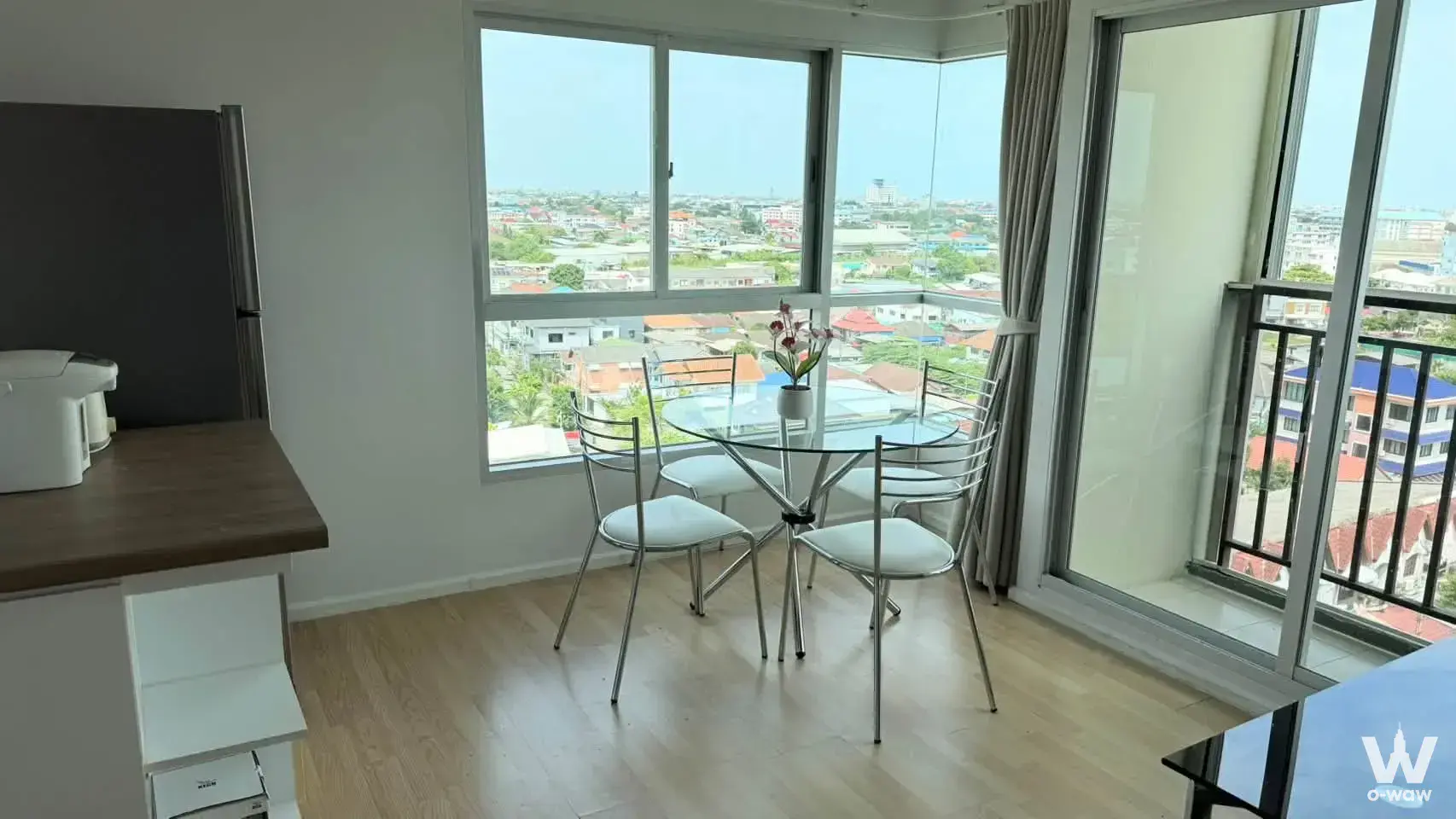 Condo with 1 bedroom for rent at Sukhumvit-Paknam, Samut Prakan. Near BTS Green Line Samut Prakan Station, Bangplee Expressway, Robinson, Lotus, Imperial World, Navamindradhiraj Hospital, Paulo Hospital Samut Prakan, and Sarapad Chang Vocational College. — photo 1 of 5