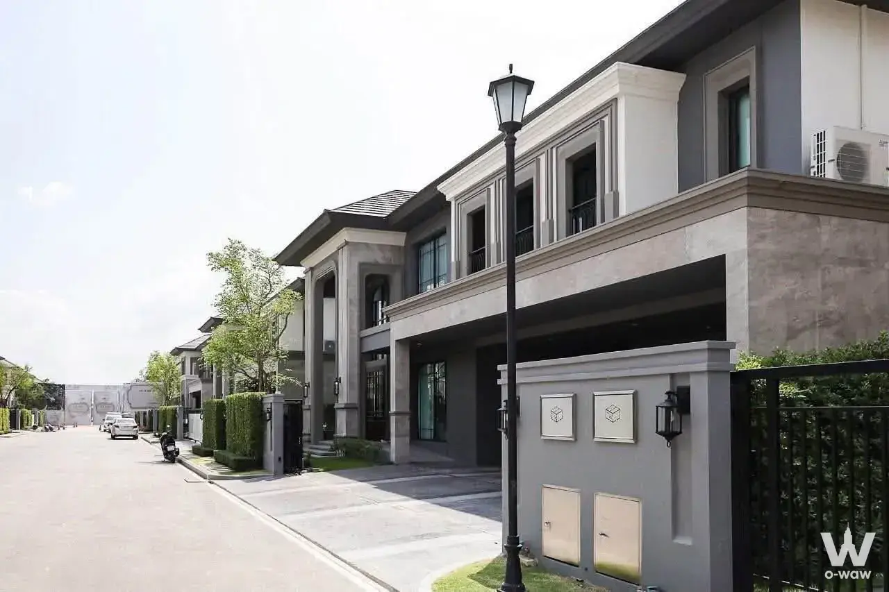 Condo with 4 bedrooms for rent at Grand Bangkok Boulevard Krungthep Kritha — photo 2 of 5