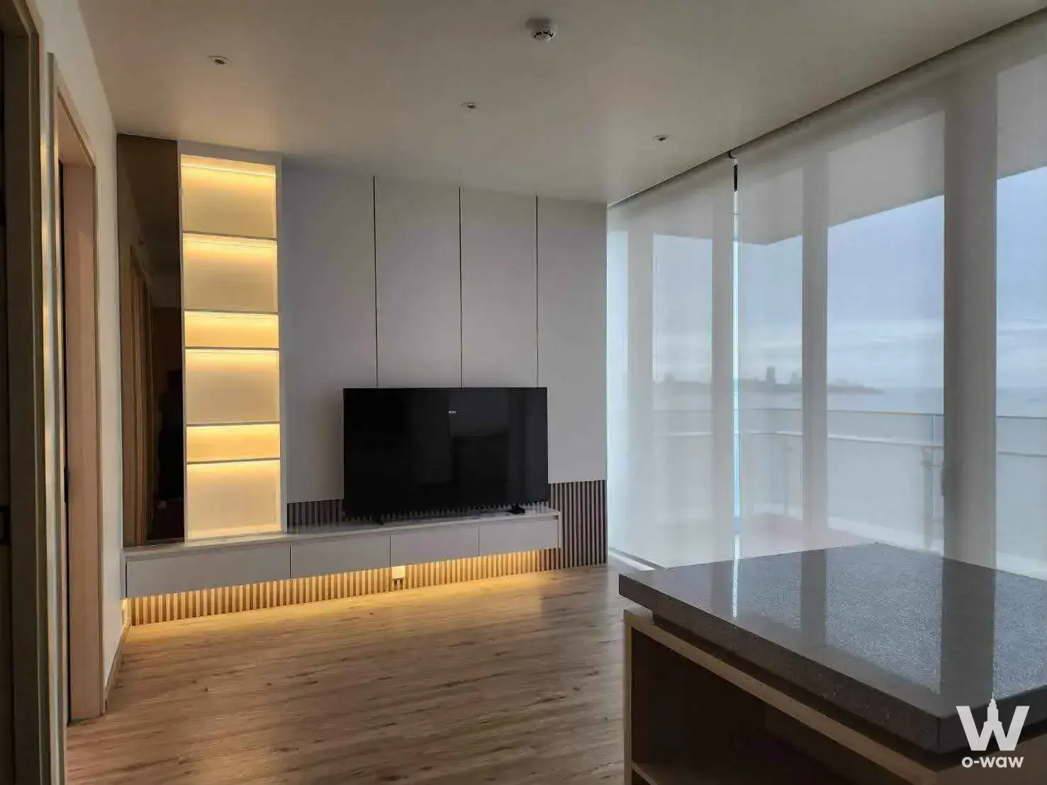 Condo with 2 bedrooms for rent at AROM WONGAMAT — photo 4 of 5