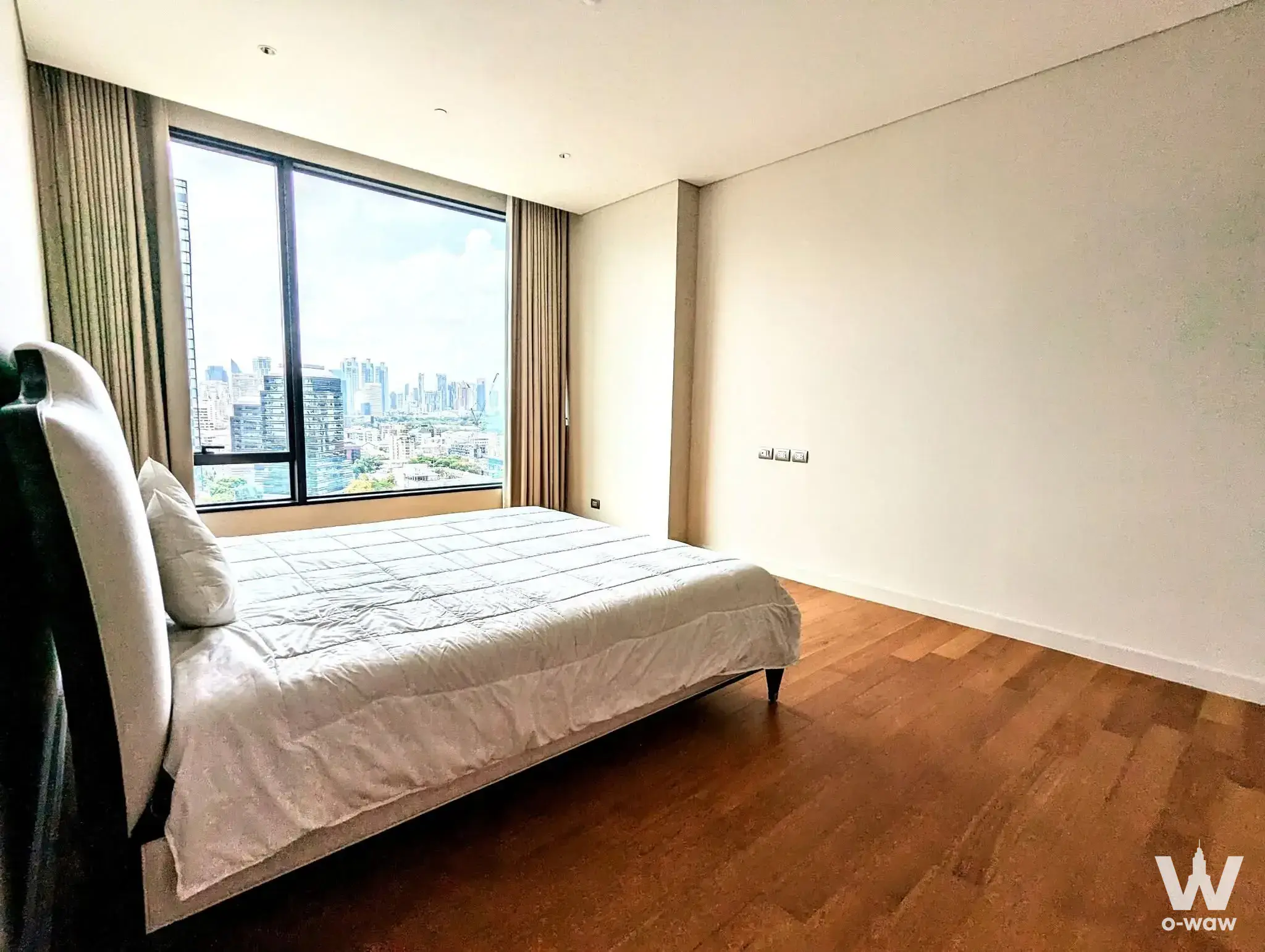 Condo with 1 bedroom for rent at Sindhorn Residence — photo 4 of 5