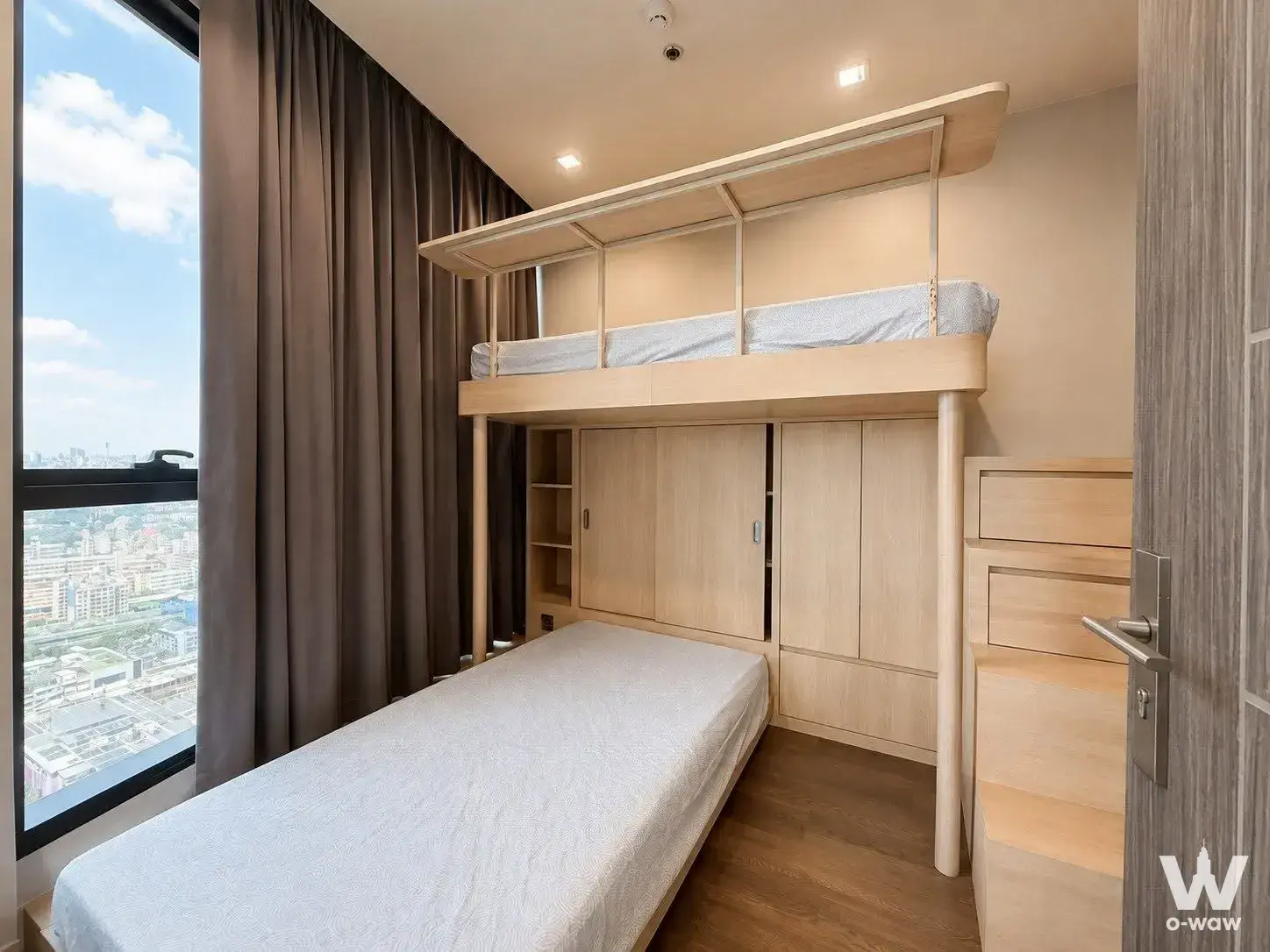 Condo with 2 bedrooms for rent at Ideo Q Victory — photo 3 of 4