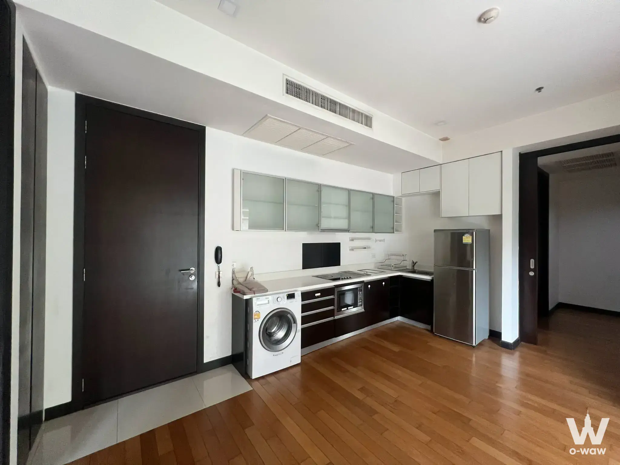 Yen Akat area, near Central Rama 3 and MRT Khlong Toei, close to Rama 3, Sathorn, and Rama 4 roads