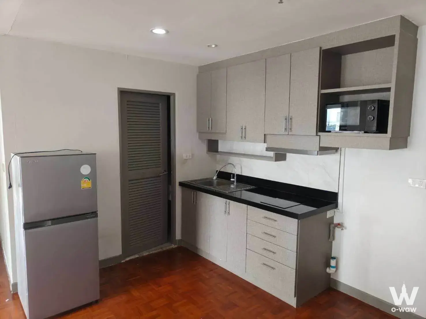 Condo with 2 bedrooms for rent at Silom Condominium — photo 3 of 5