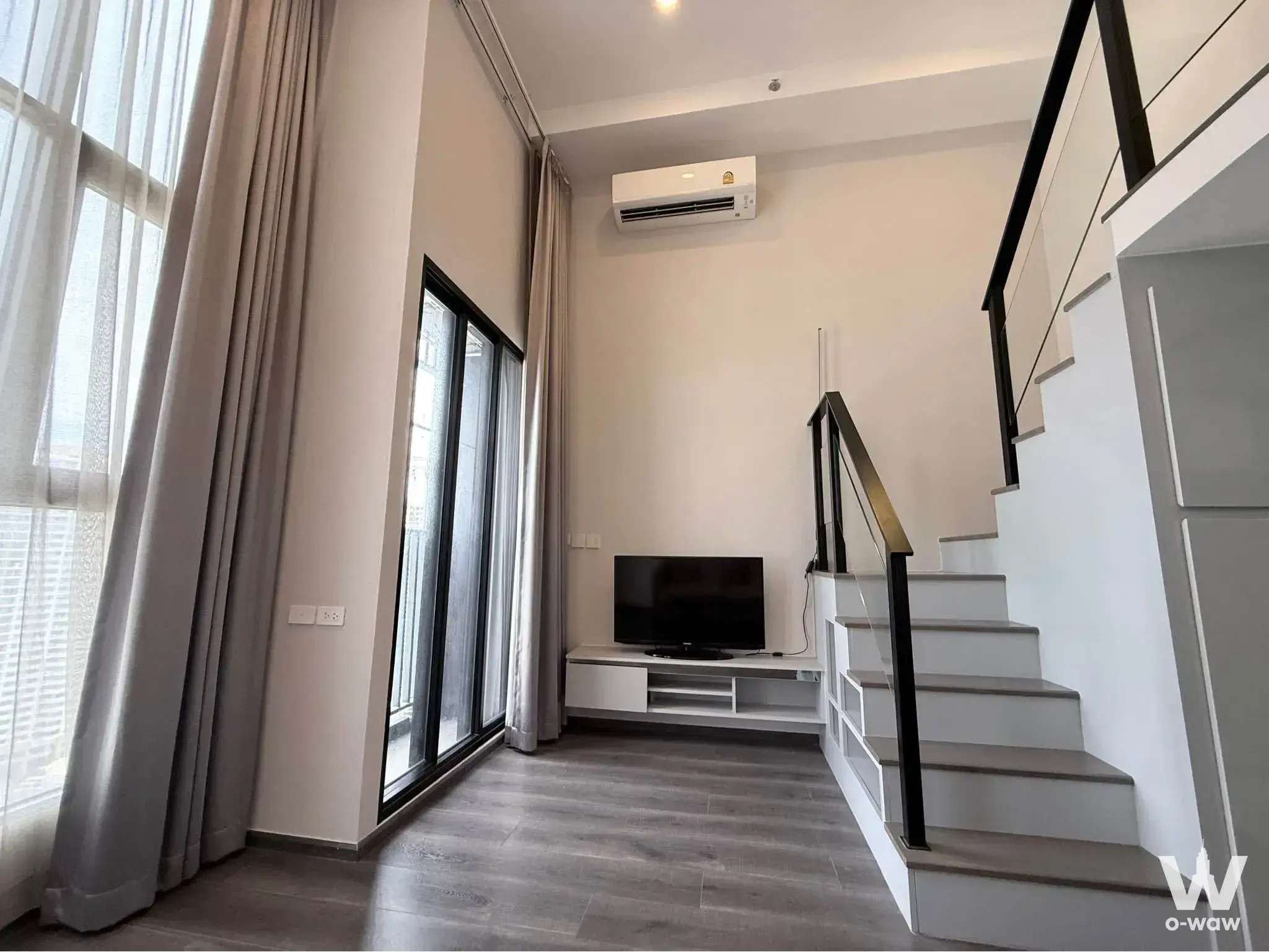 Condo with 1 bedroom for rent at KnightsBridge Space Ratchayothin — photo 1 of 5