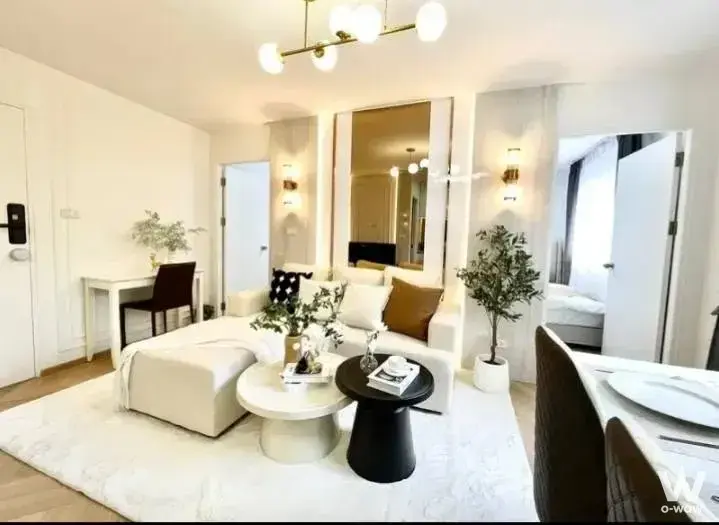 Condo with 2 bedrooms for sale at Near MRT Yellow Line Sri Dan Station, 600 meters away. Located in front of the project with a footbridge and bus stop nearby. Adjacent to a fresh market. — photo 1 of 3