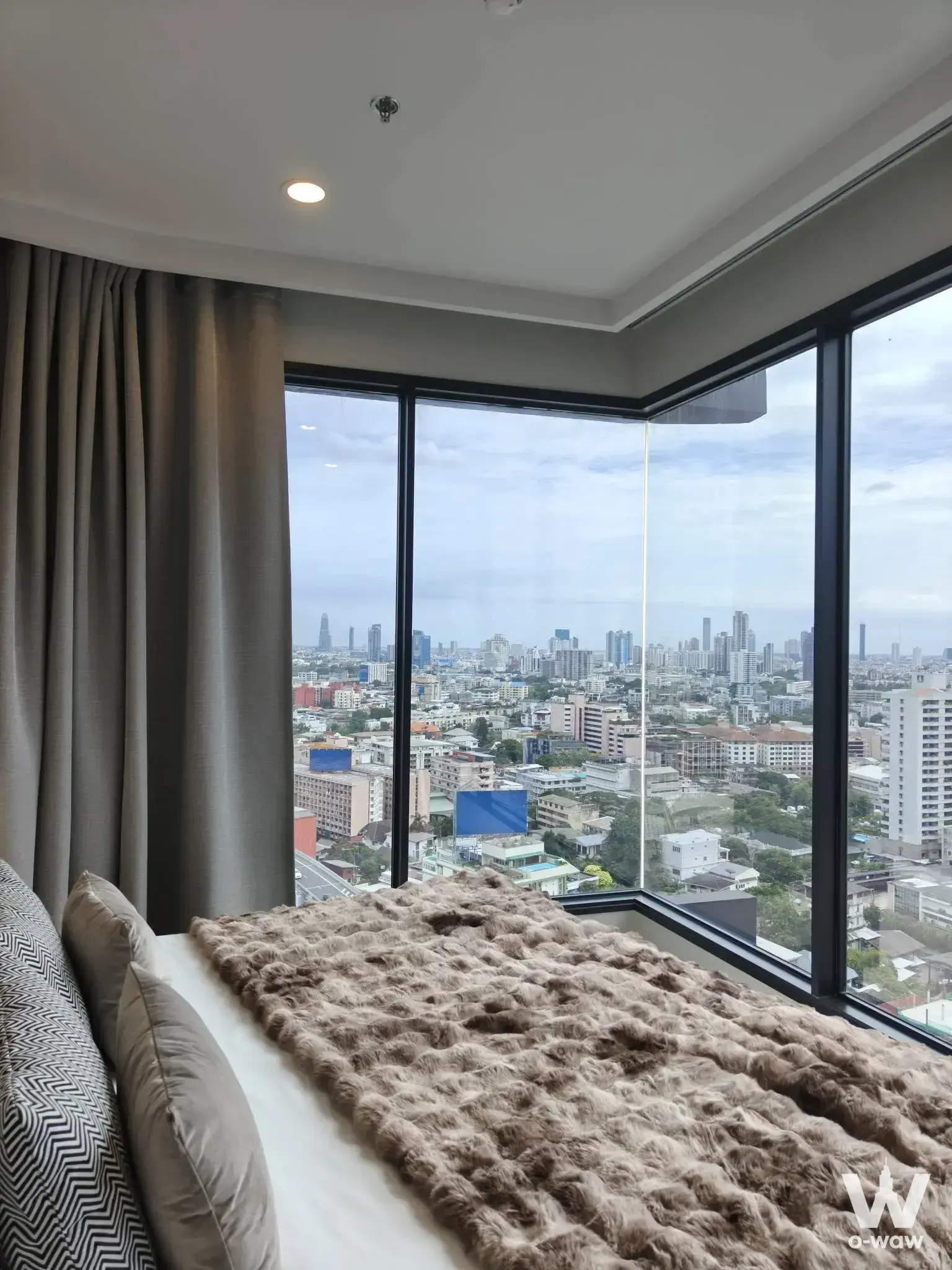 Condo with 2 bedrooms for rent at Near One Bangkok, Khlong Toei, Bangkok — photo 3 of 5