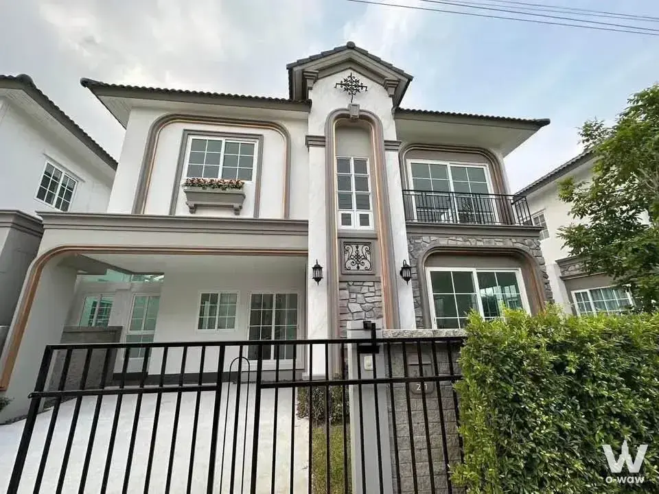 Bangna Km. 5, Samut Prakan, Bangkok 10540