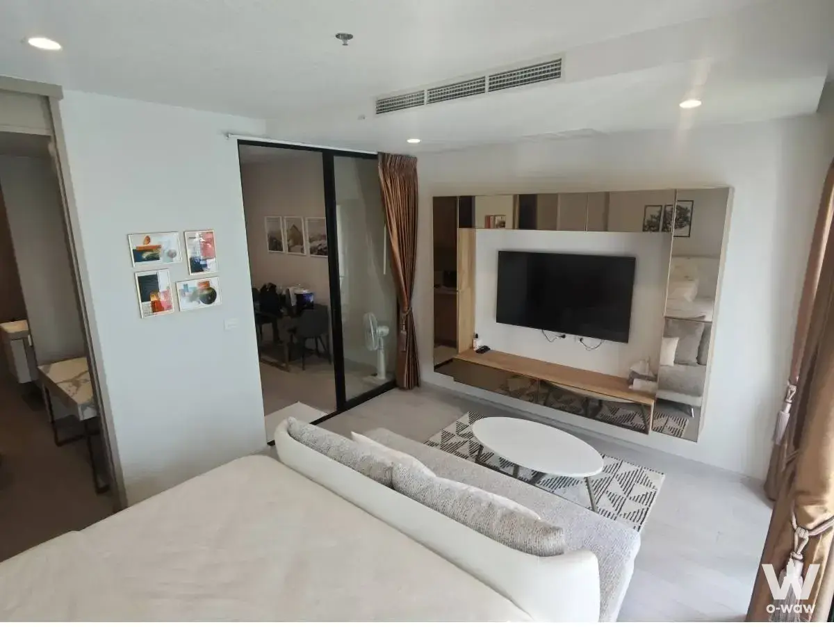 Condo with 1 bedroom for rent at Noble Ploenchit — photo 3 of 5