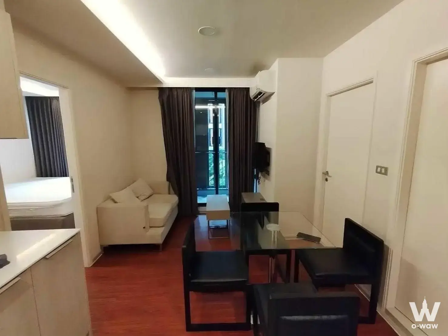 Condo with 2 bedrooms for rent at VTARA SUKHUMVIT 36 CONDOMINIUM — photo 2 of 5