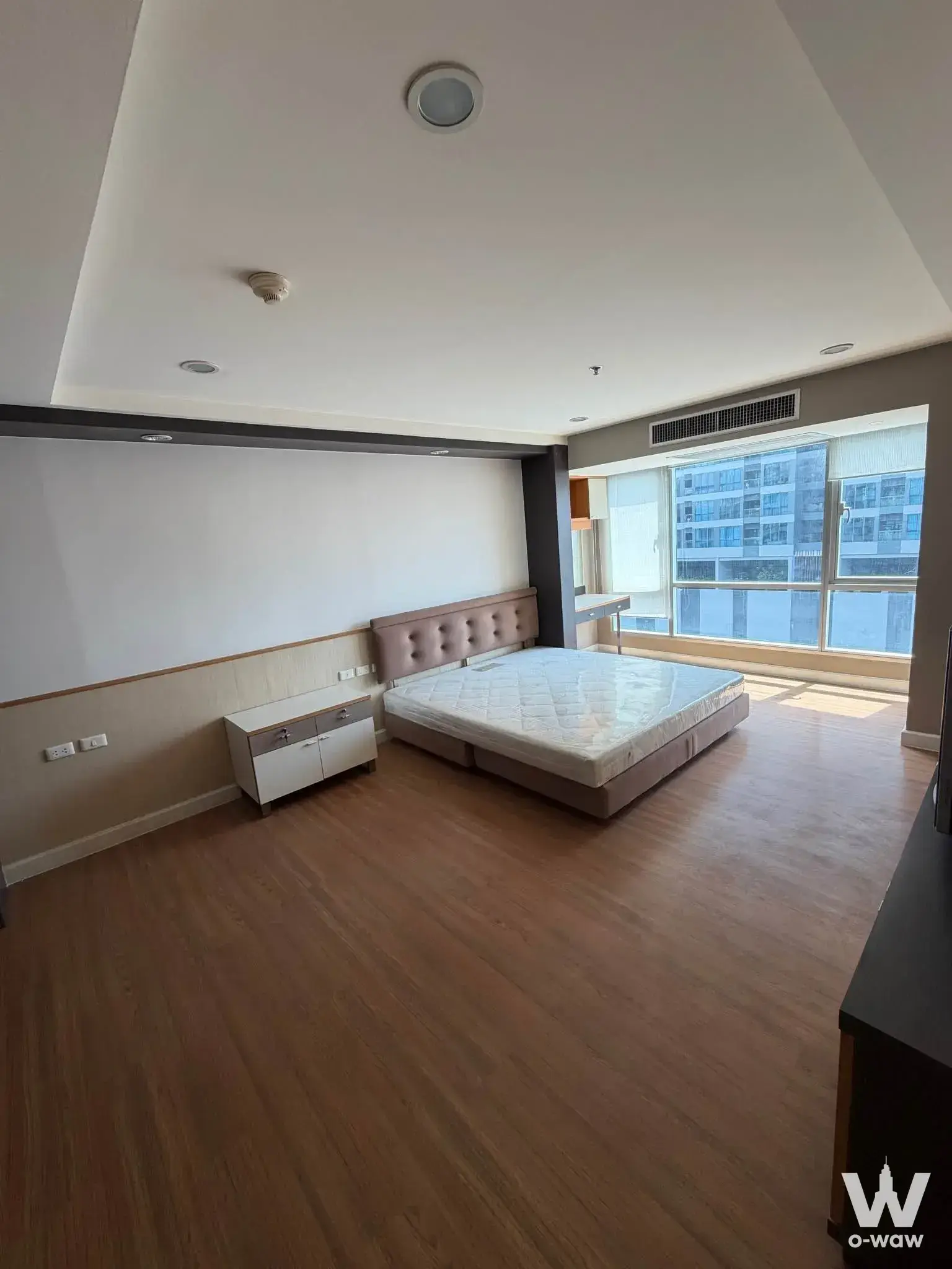 Condo with 2 bedrooms for rent at The Trendy Condominium — photo 2 of 5