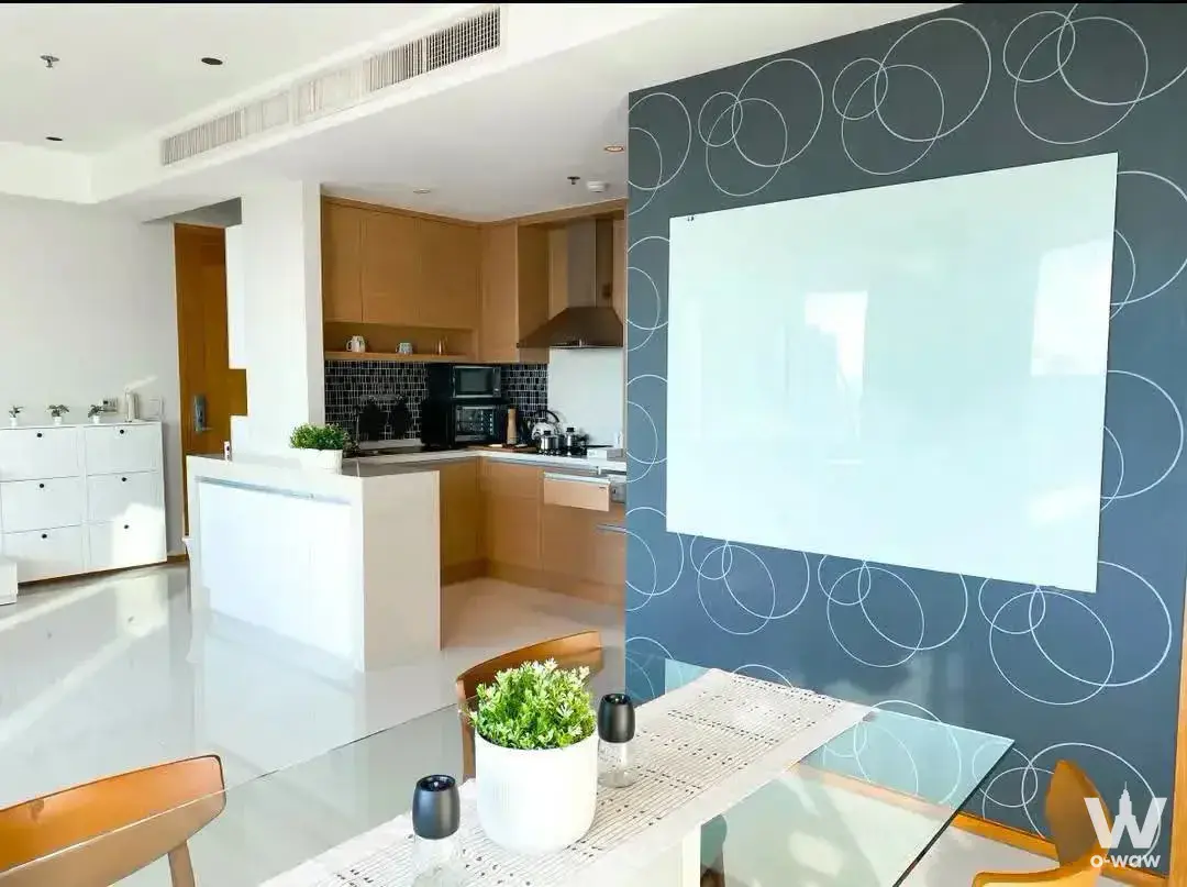 Condo with 2 bedrooms for rent at The Emporio Place — photo 4 of 4