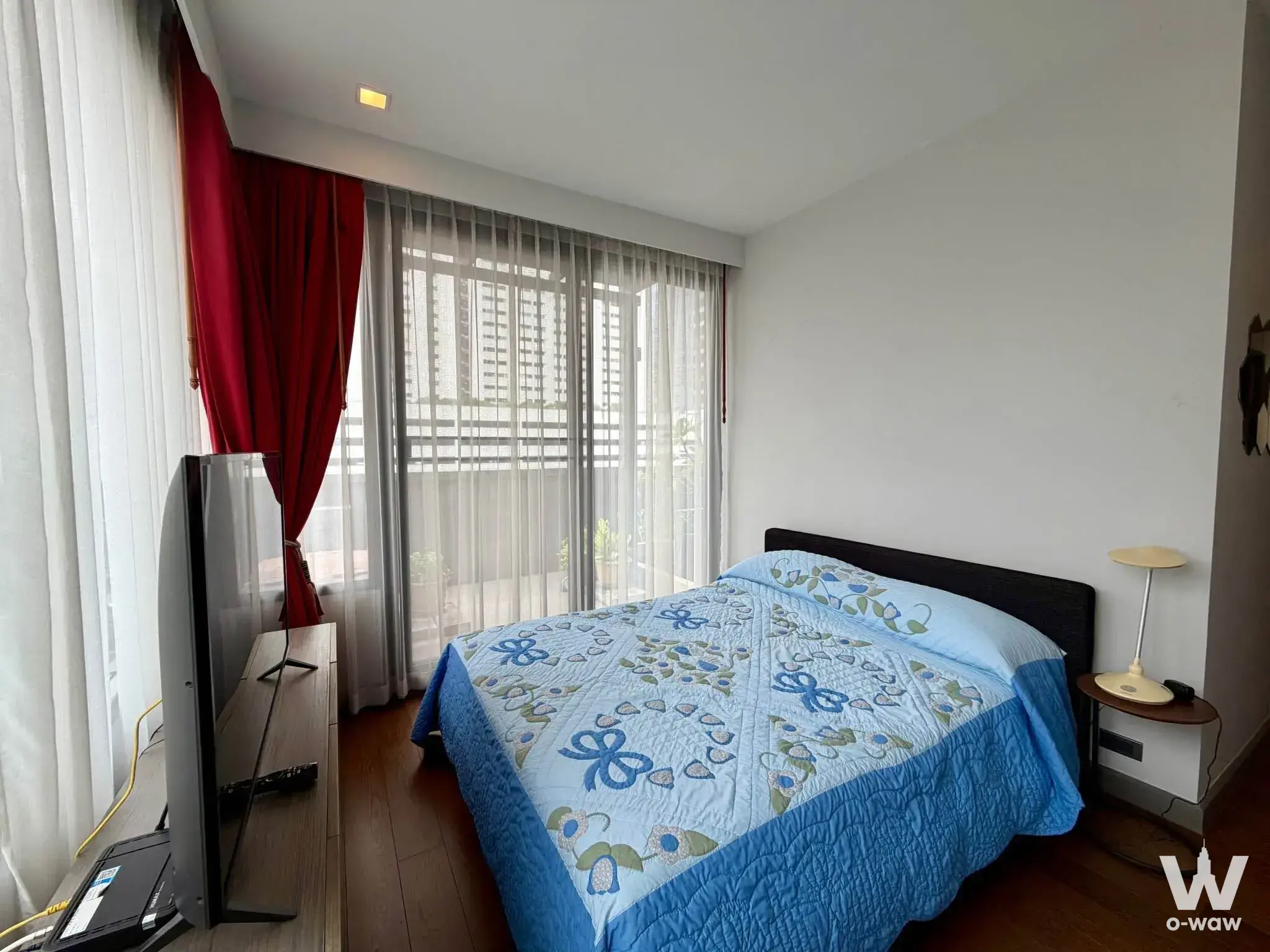 Condo with 2 bedrooms for rent at M Silom — photo 2 of 5