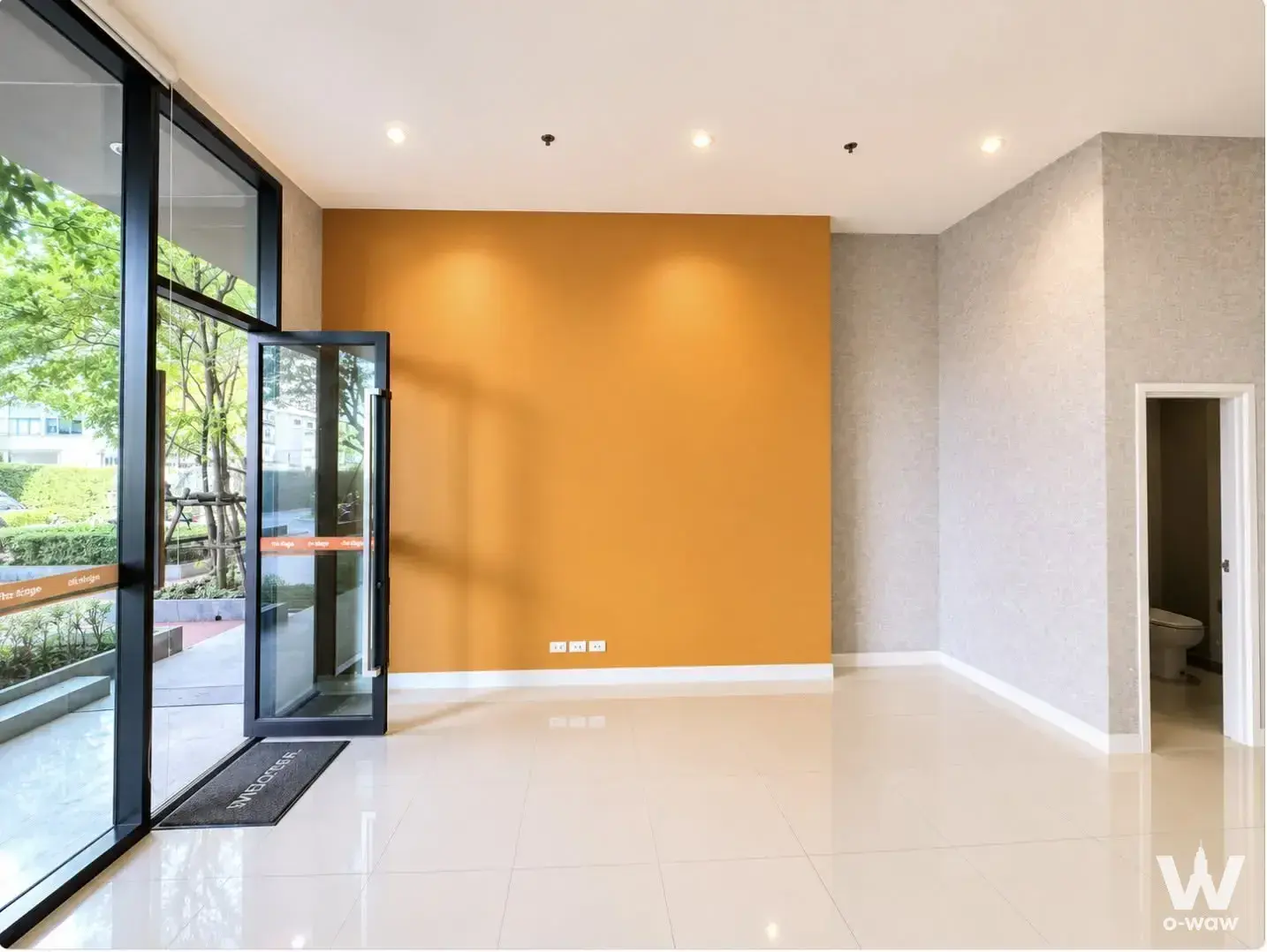 Commercial for rent at The Stage Taopoon - Interchange — photo 3 of 4