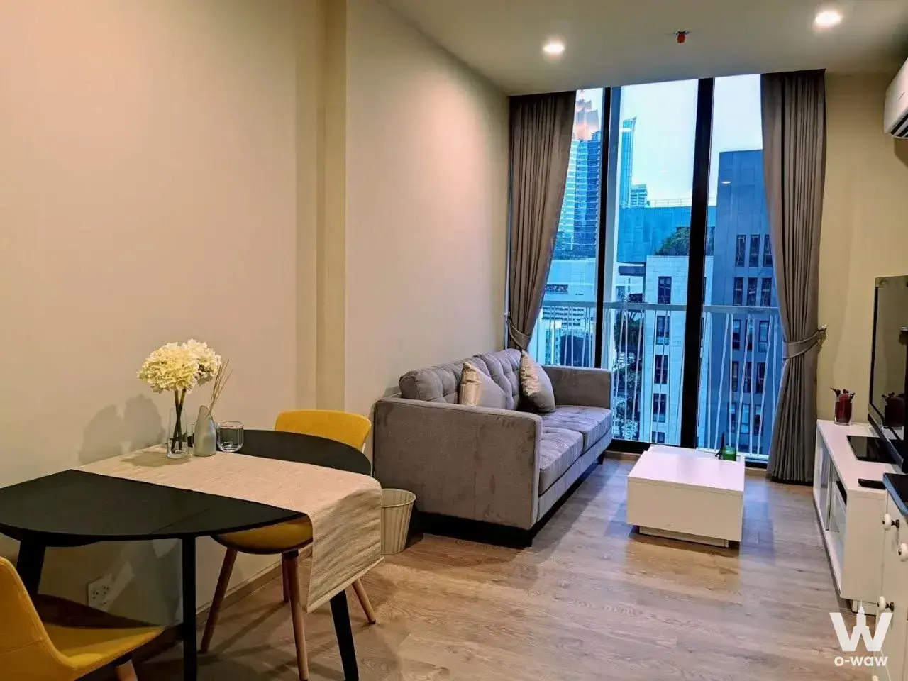 Condo with 1 bedroom for rent at โนเบิล รีโคล - Noble Recole — photo 1 of 5