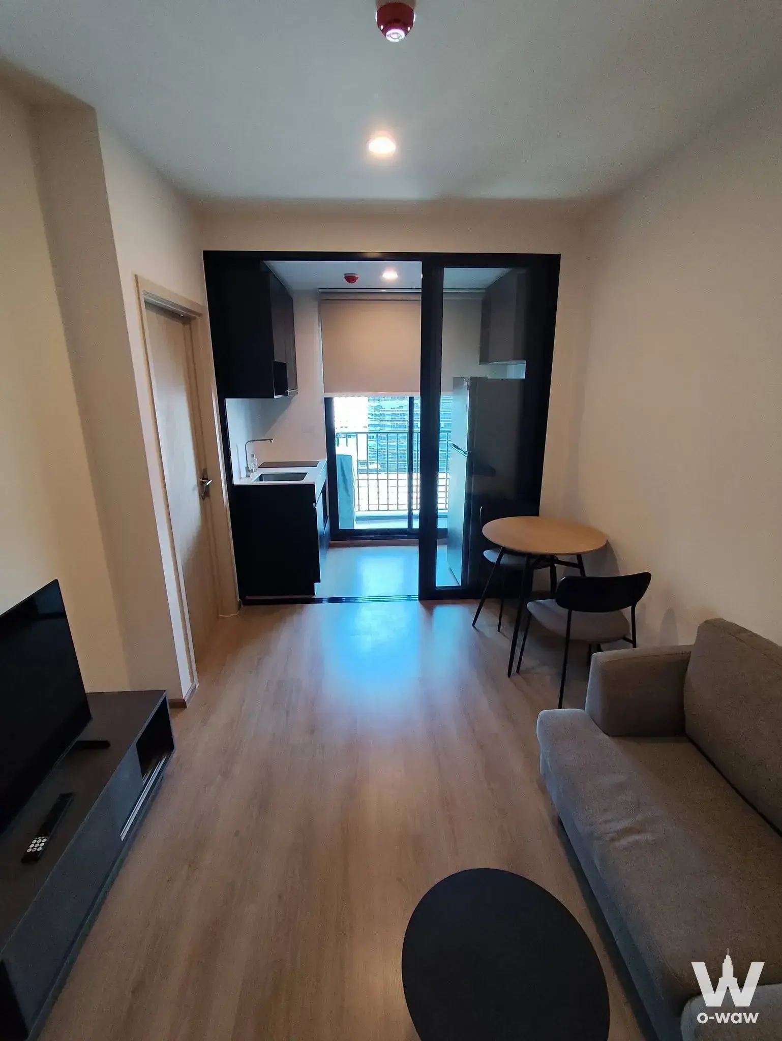 Condo with 2 bedrooms for rent at Nue District R9 — photo 3 of 4