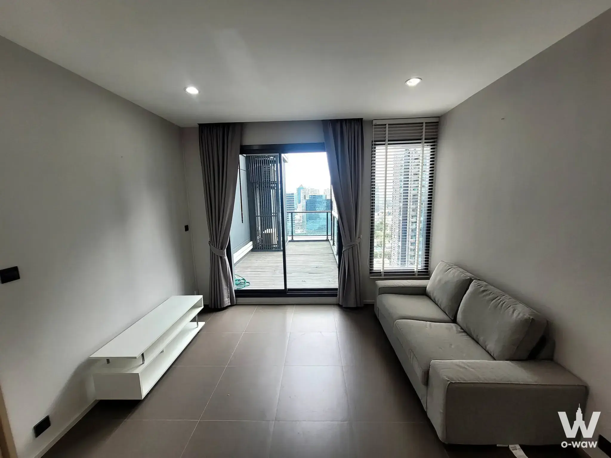 Opposite Central Ladprao, near BTS Ha Yaek Ladprao Station / MRT Phahonyothin Station