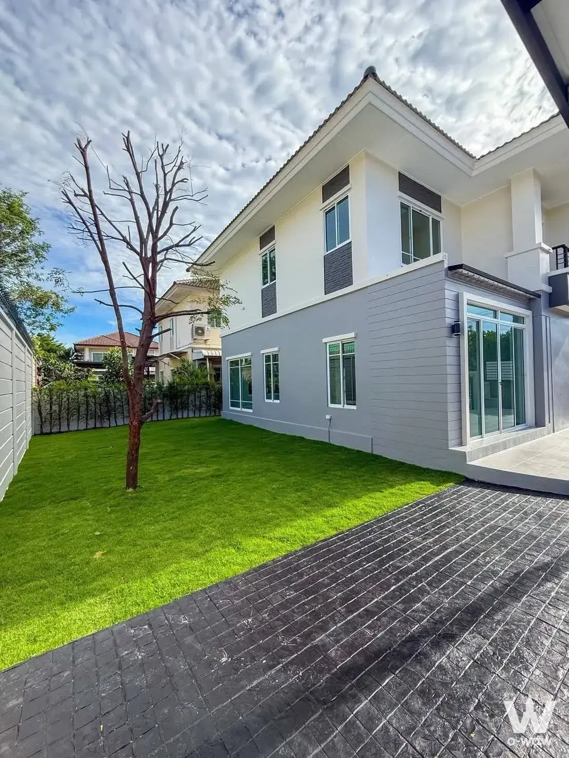 House with 4 bedrooms for sale at Ratchaphruek Road, near Ram Inthra Circle, Westgate Central — photo 2 of 4