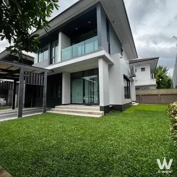 Condo with 4 bedrooms for rent at Setthasiri Krungthep Kreetha — photo 2 of 5