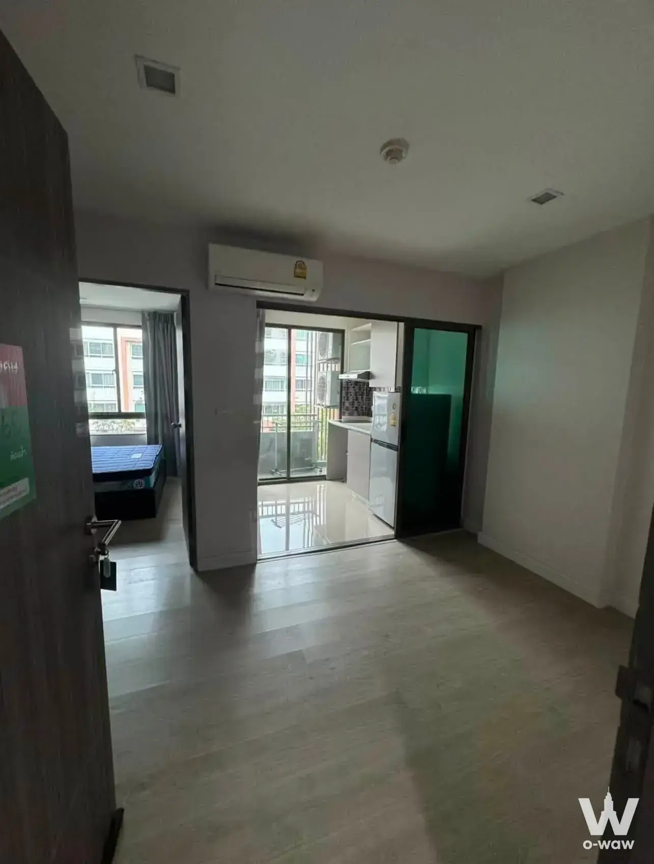 Ratchada, near MRT Huai Khwang and MRT Sutthisan (200 meters)