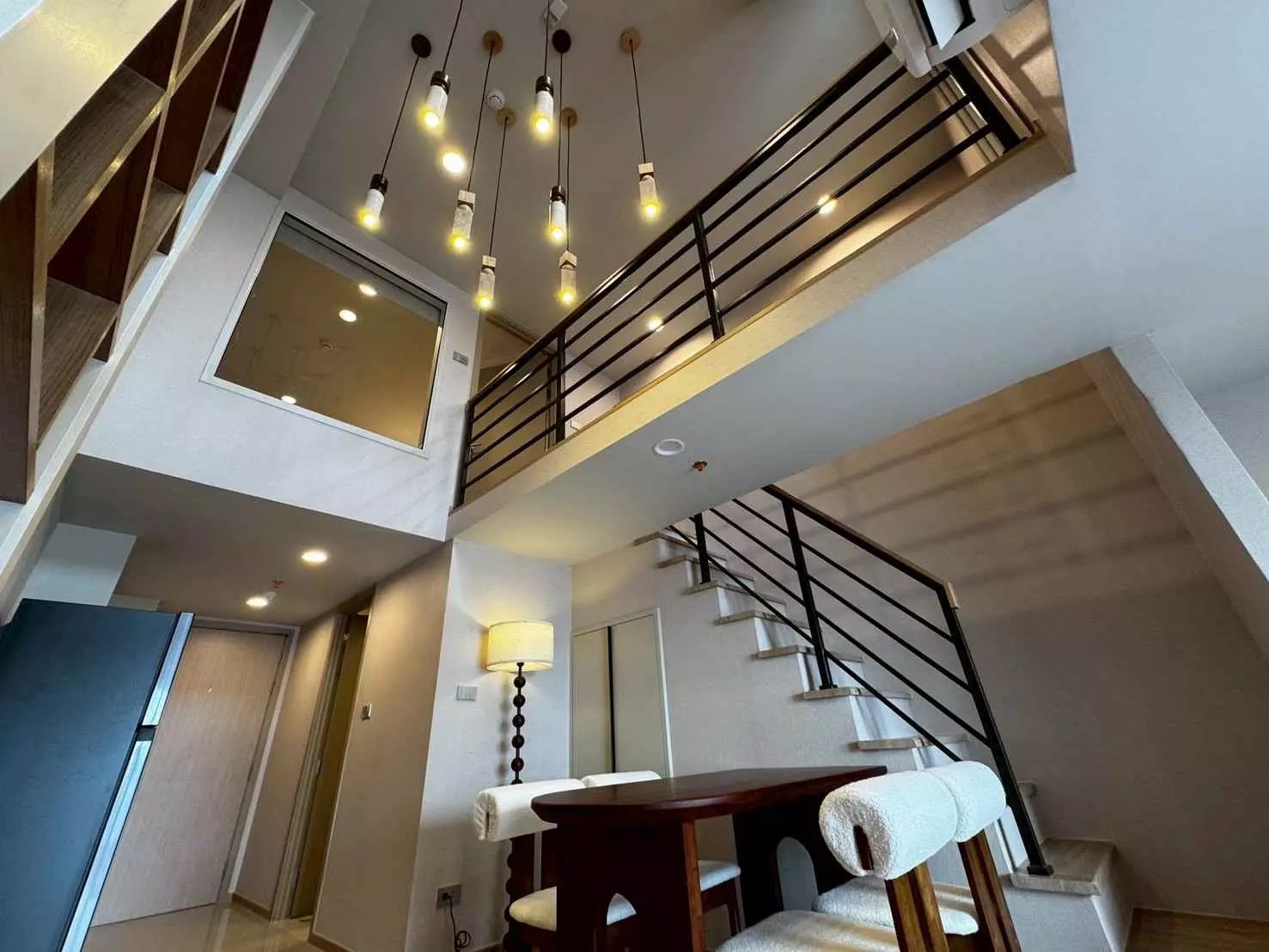 Commercial with 2 bedrooms for rent at Bangkok, Thailand — photo 2 of 11