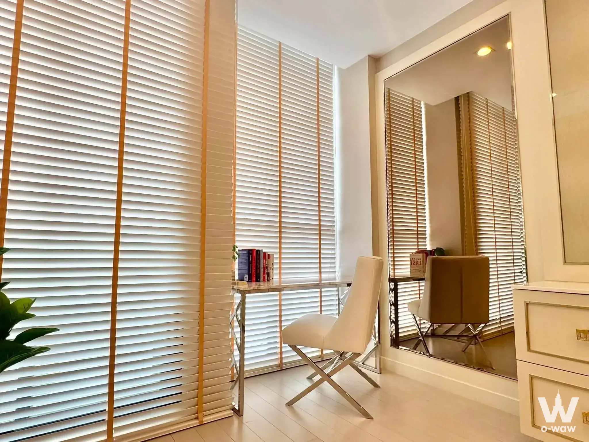 Condo with 2 bedrooms for rent at Noble Ploenchit — photo 5 of 5