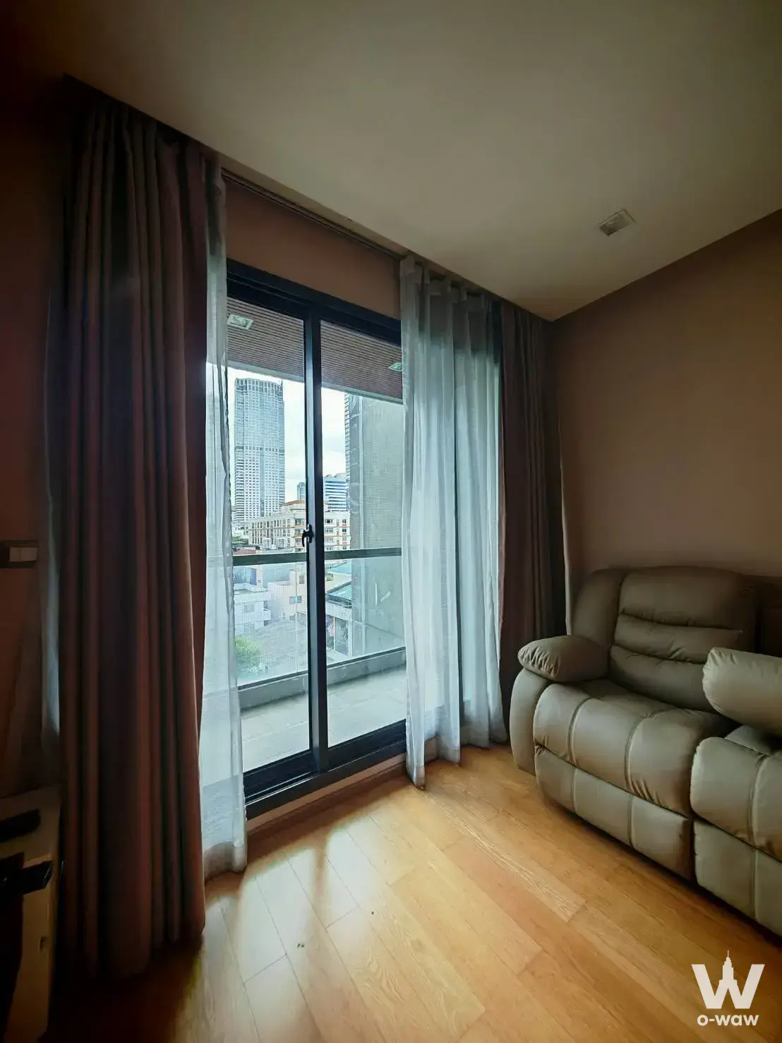 Condo with 1 bedroom for rent at The Address Sathon — photo 5 of 5