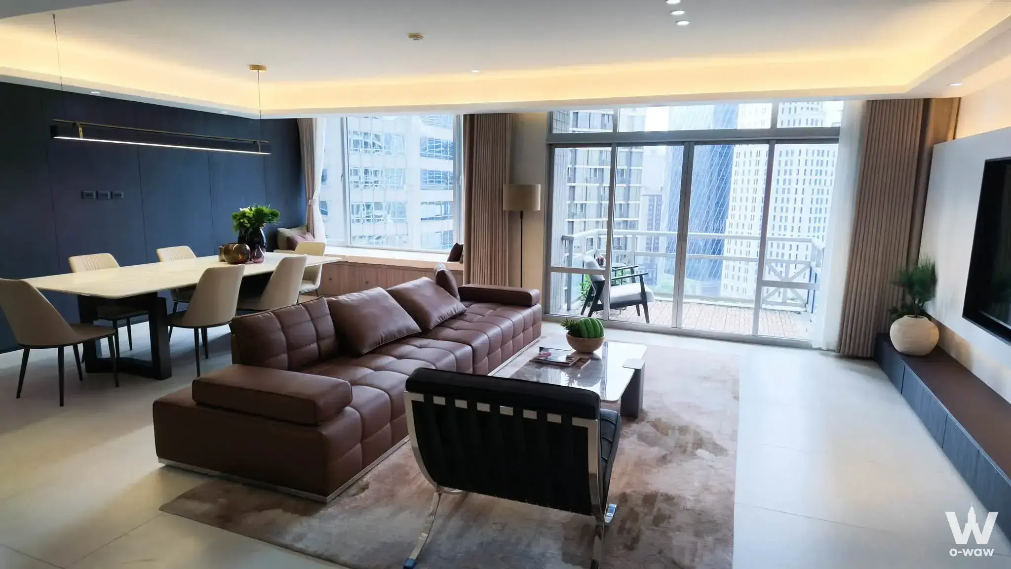 Condo for sale at All Seasons Mansion — photo 2 of 5
