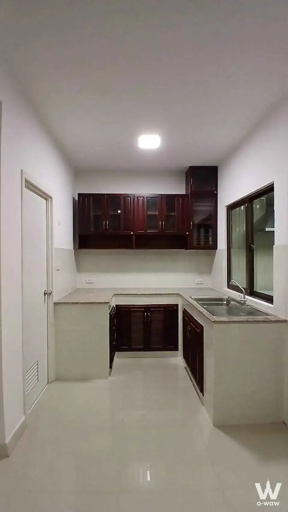 Townhouse with 3 bedrooms for rent at Pruksaville 73 Phatthanakan — photo 2 of 5