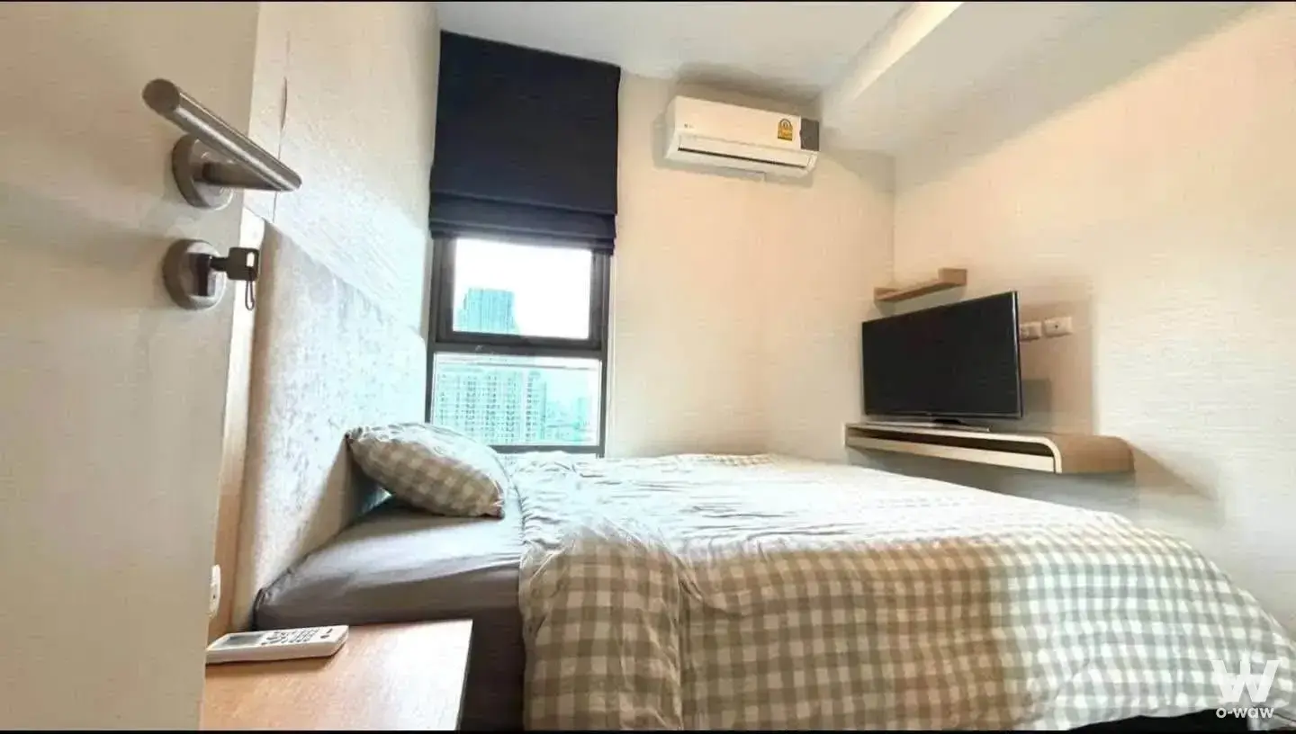 Condo with 3 bedrooms for rent at Siamese Surawong — photo 7 of 7