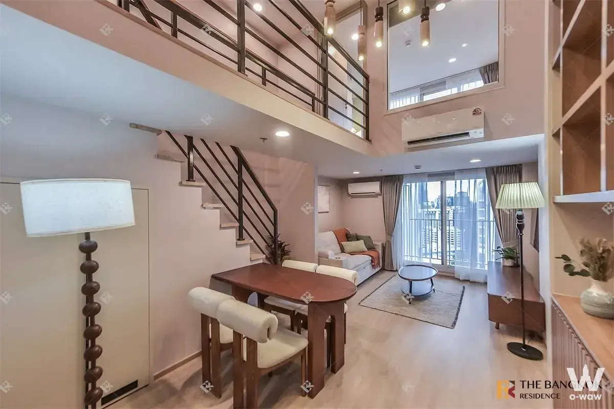 Commercial with 2 bedrooms for rent at Samyan, Bangkok — photo 1 of 5