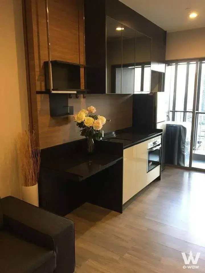 Condo with 1 bedroom for rent at The Room Sathon @ St. Louis — photo 2 of 4