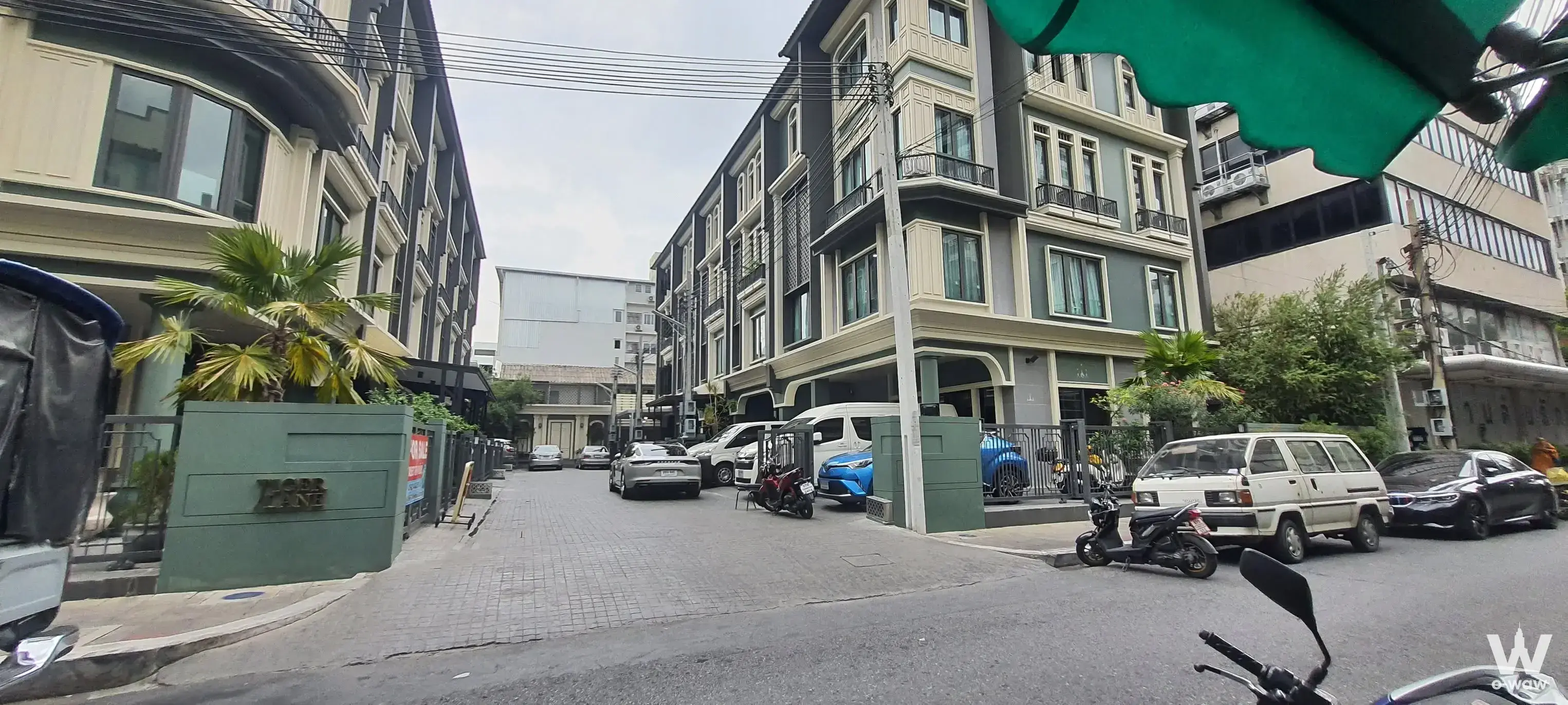 Suea Pa - Yaowarat area, Central Bangkok Commercial District, near Suea Pa Plaza, Khlong Sam Phraeng Yaowarat, near MRT Wat Mangkon Station