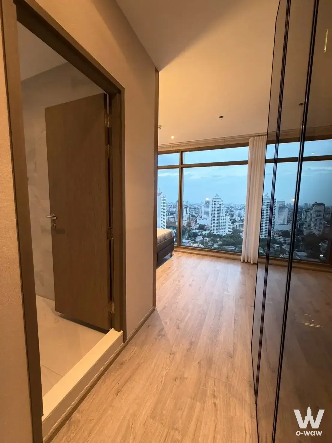 Condo with 2 bedrooms for sale at Rhythm Ekkamai Estate — photo 4 of 5