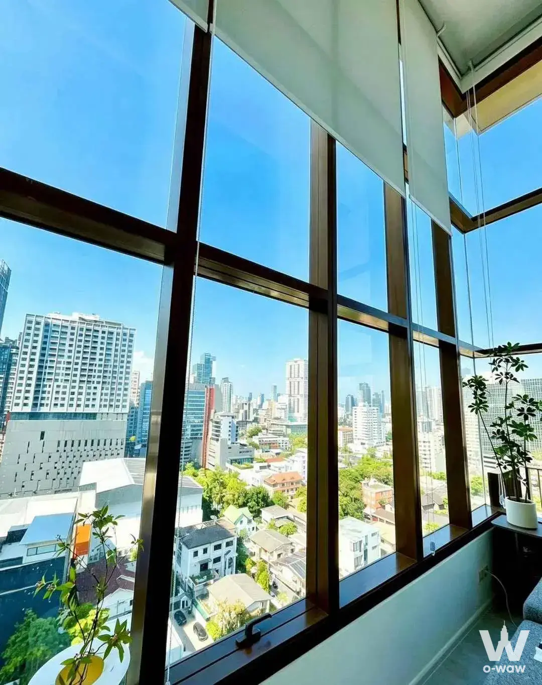 Condo with 2 bedrooms for sale at The Emporio Place — photo 3 of 5