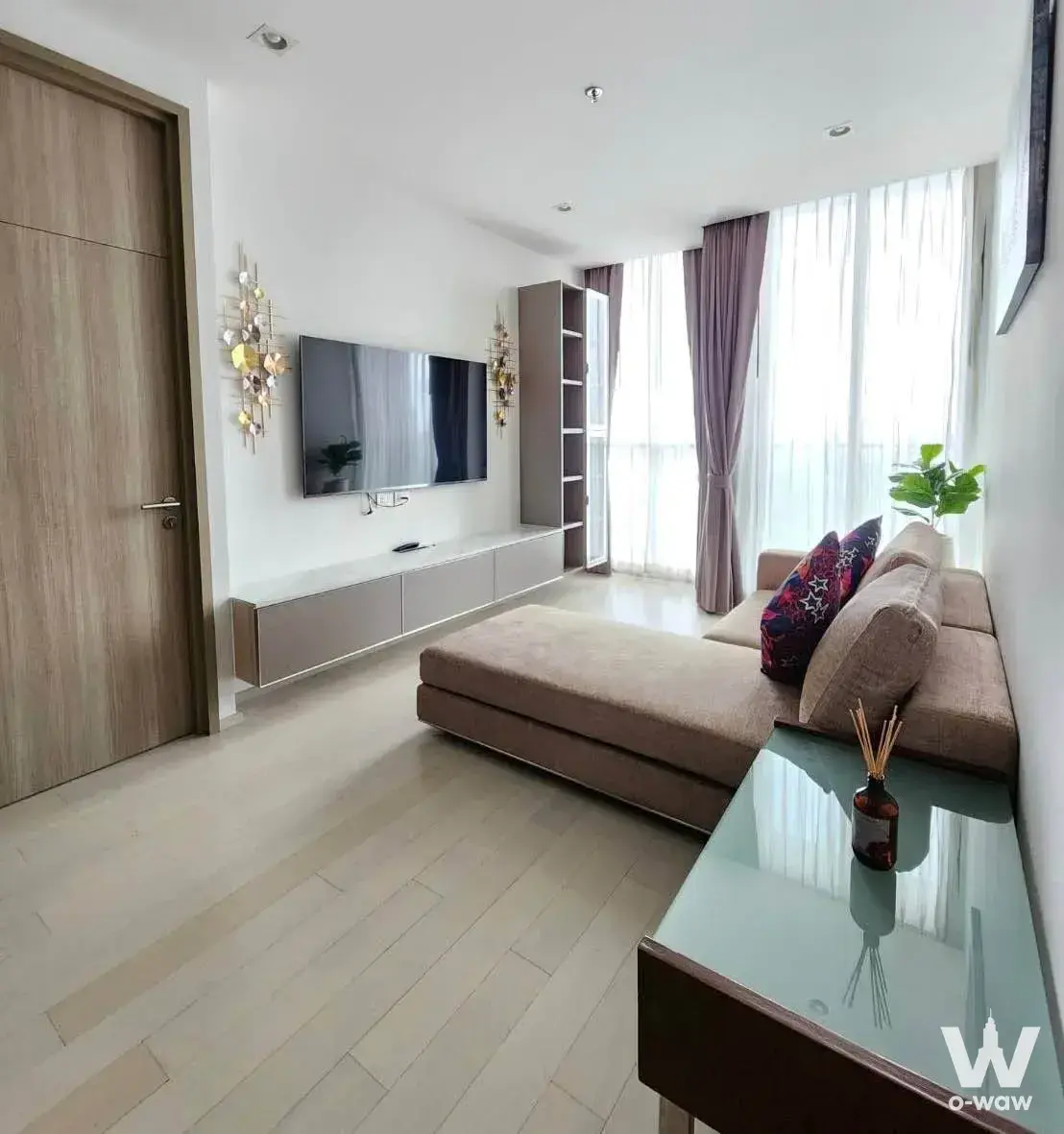 Condo with 2 bedrooms for rent at Noble Ploenchit — photo 4 of 5