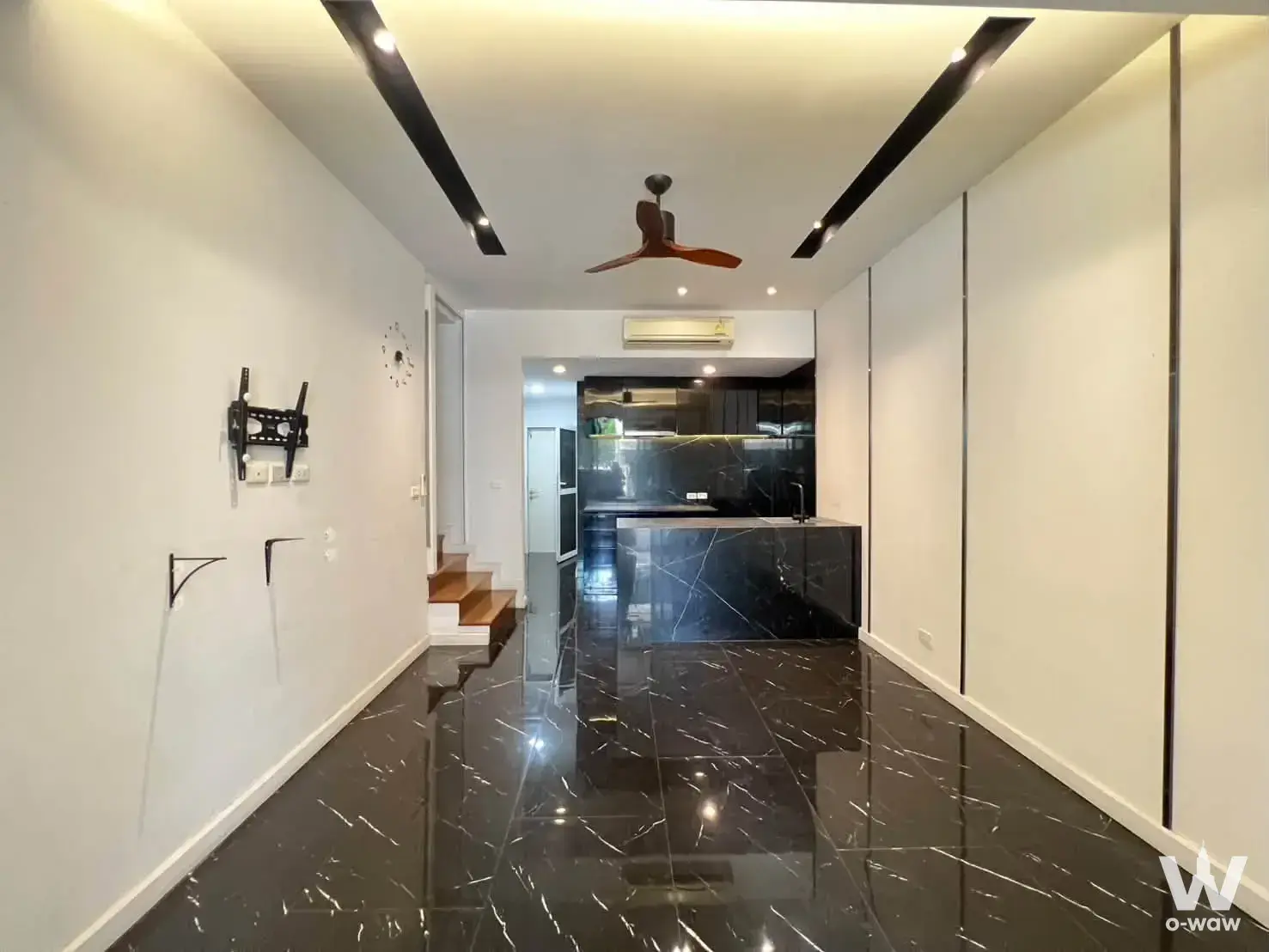 Townhouse with 4 bedrooms for rent at Bless Town Sukhumvit 50 — photo 1 of 5