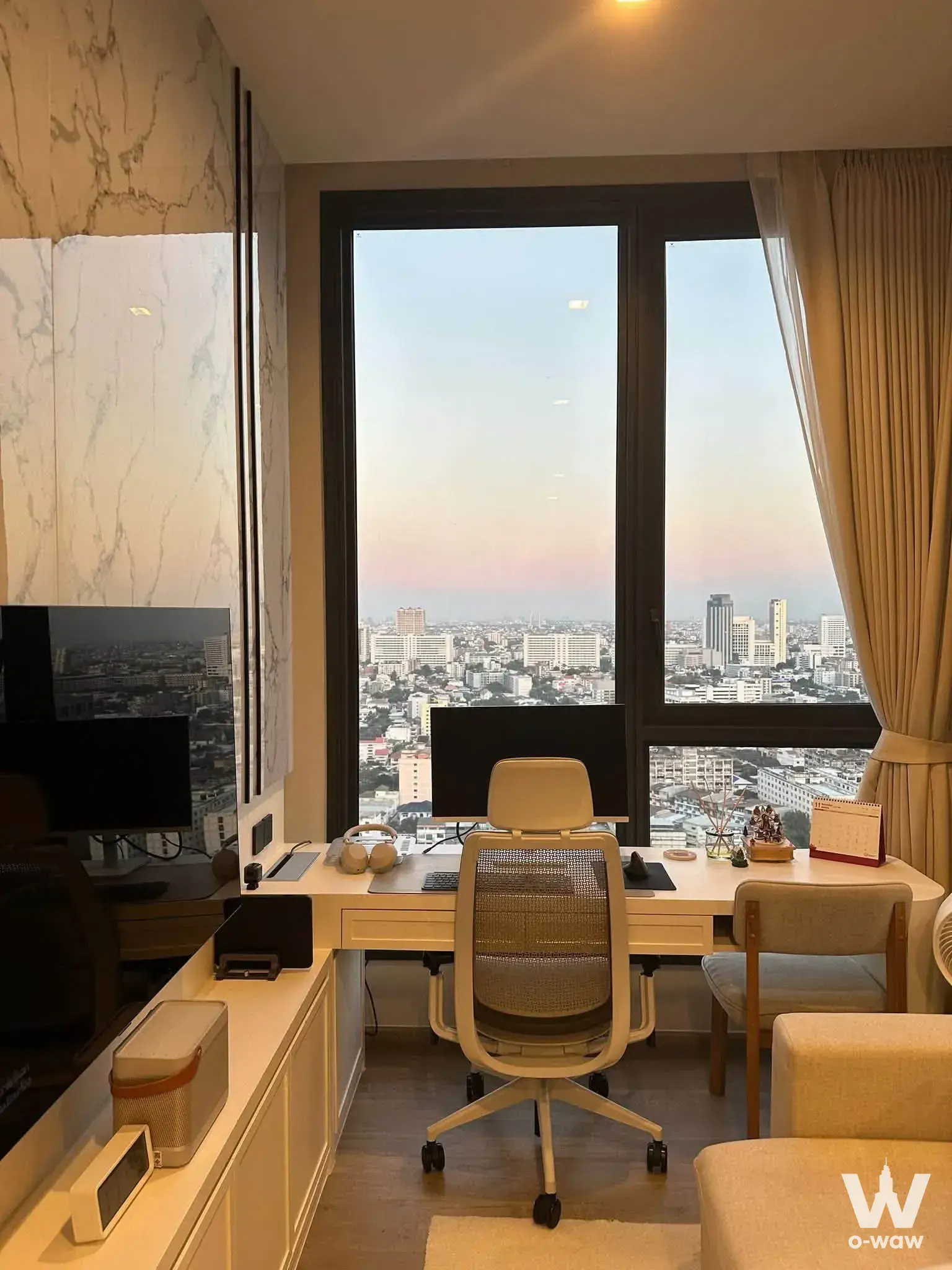 Near MRT Phahon Yothin and BTS Ha Yaek Lat Phrao, Central Ladprao | Union Mall, Convenient Skywalk Access