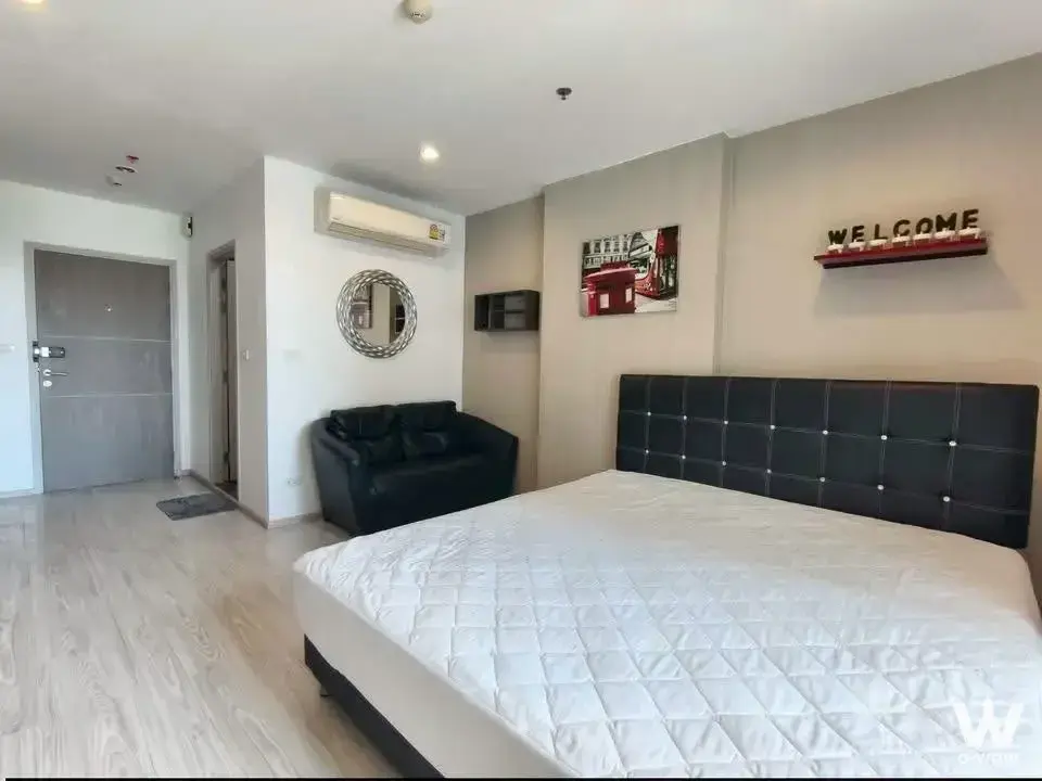 Opposite Tesco Lotus Prachuap, near Tao Poon MRT Station and Bangkok Central Terminal